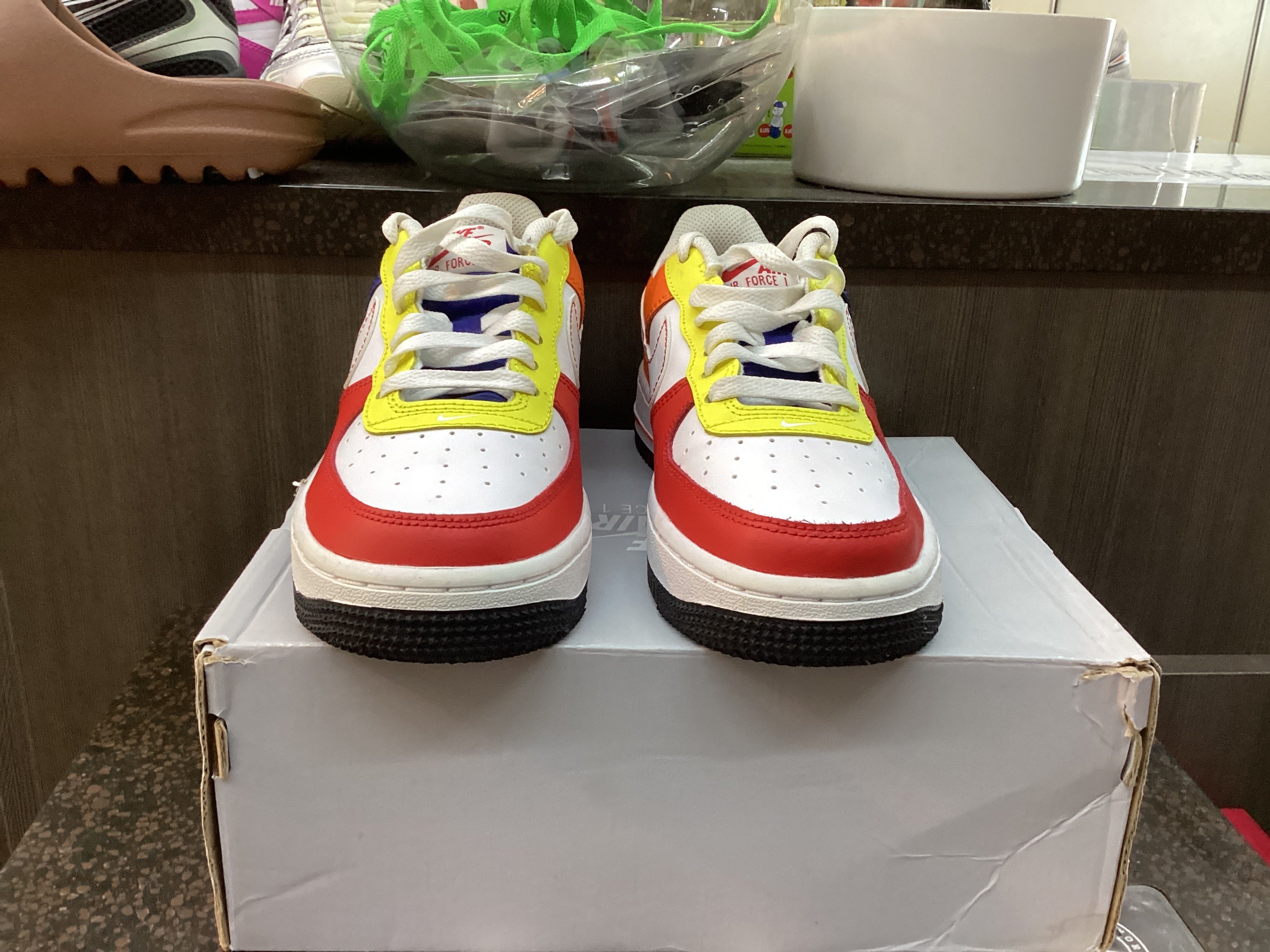 NIKE AIR FORCE 1 LOW ‘07 LV8 Lightly Worn Size 4.5Y