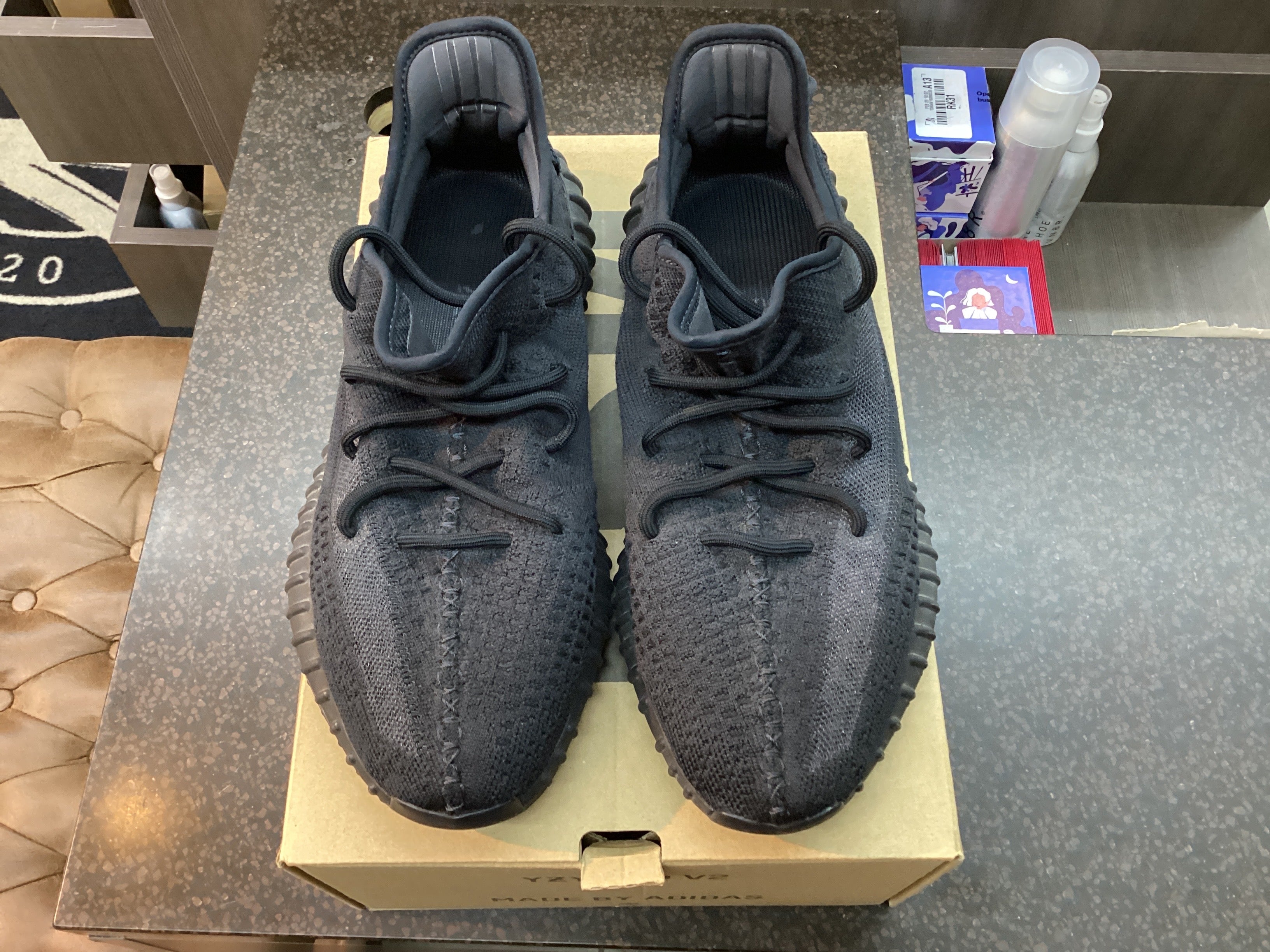 Yeezy 350 “Onyx” Preowned Size 10