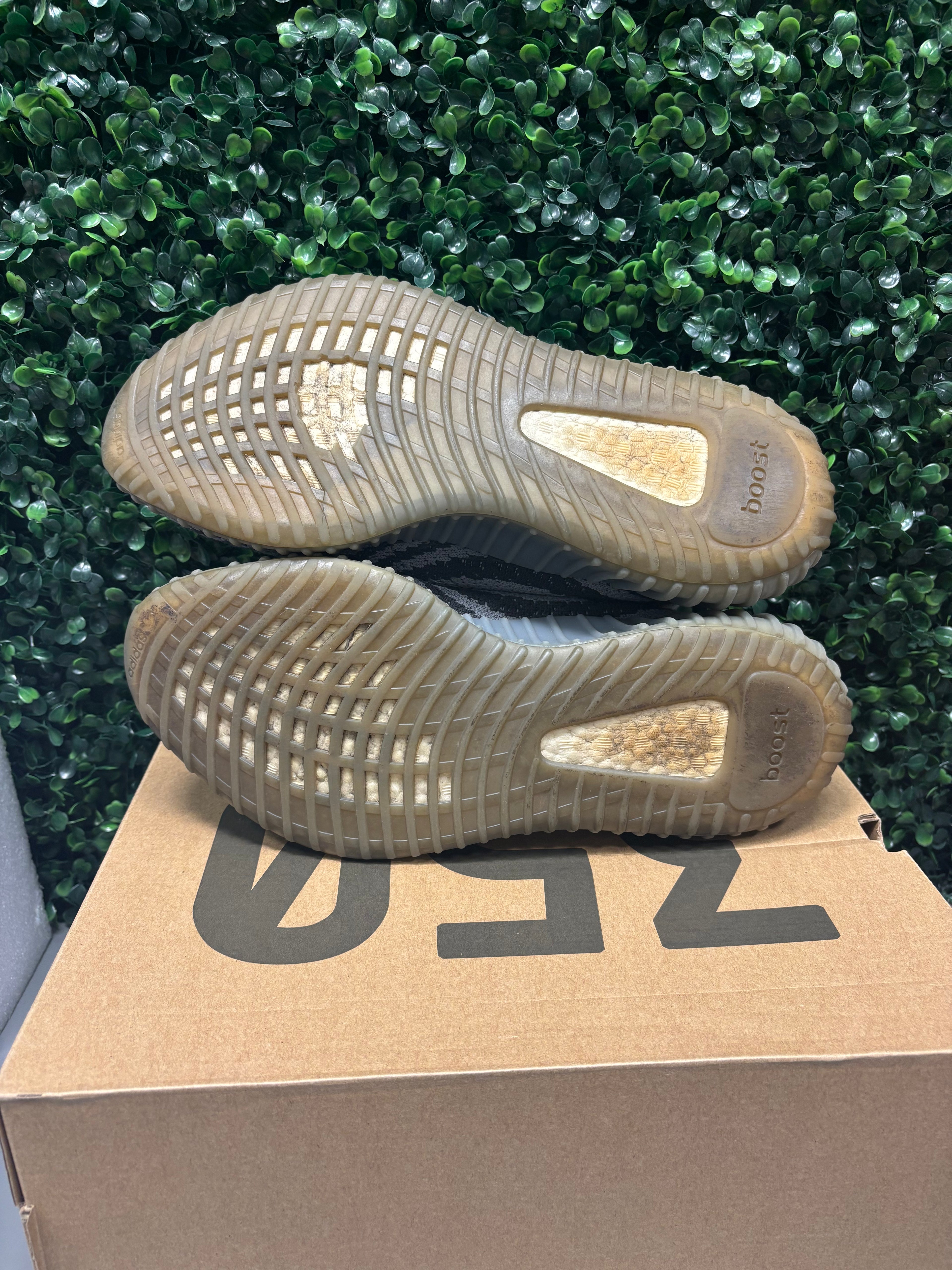 Yeezy 350 V2 "Beluga 2.0" Size 10.5 Preowned