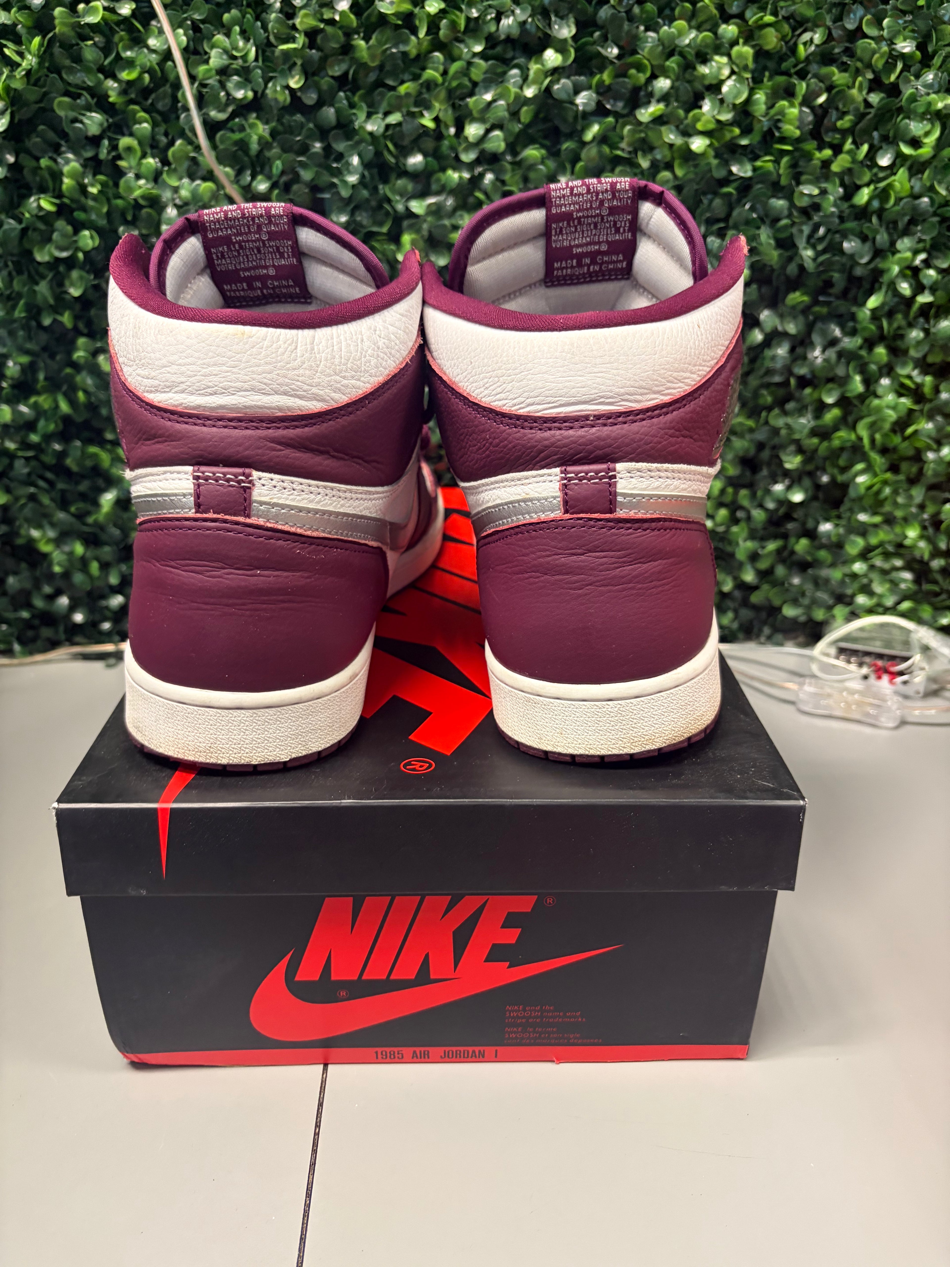 Jordan 1 Retro High OG "Bordeaux" Size 12 Preowned