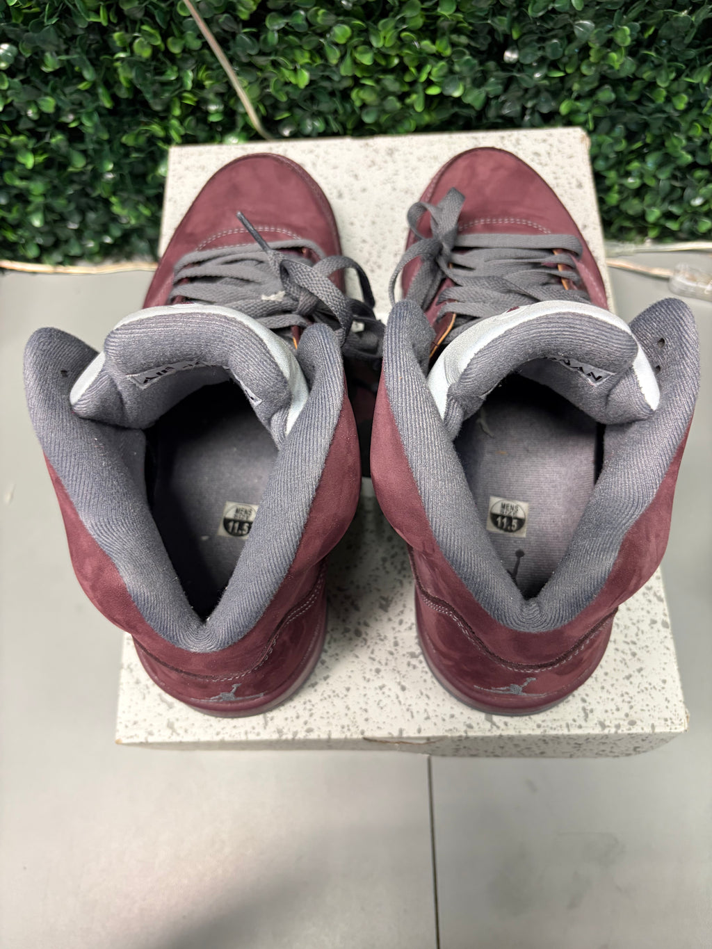 Jordan 5 Retro "Burgundy" Size 11.5 Preowned