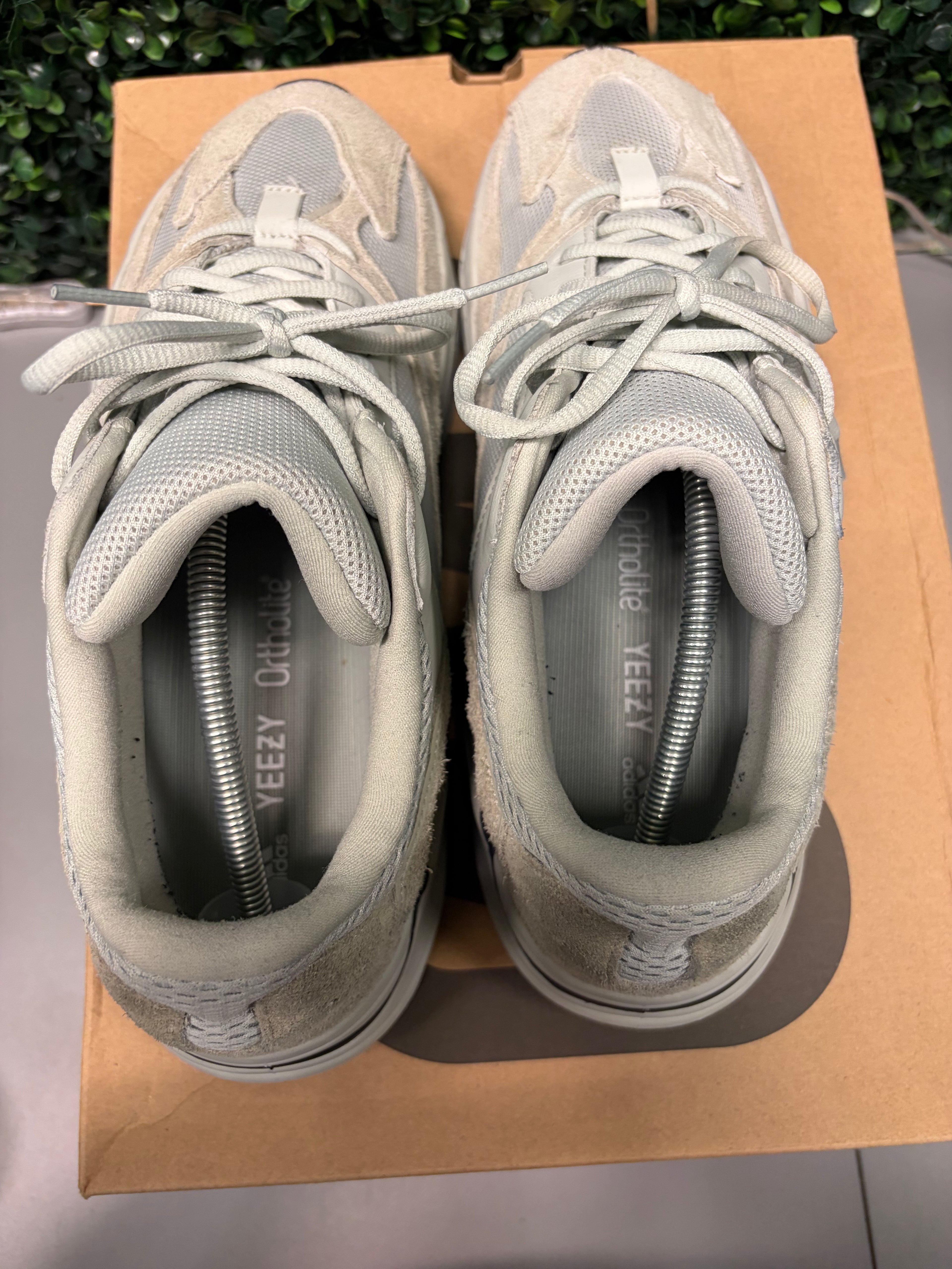 Yeezy 700 "Salt" Size 13 Preowned
