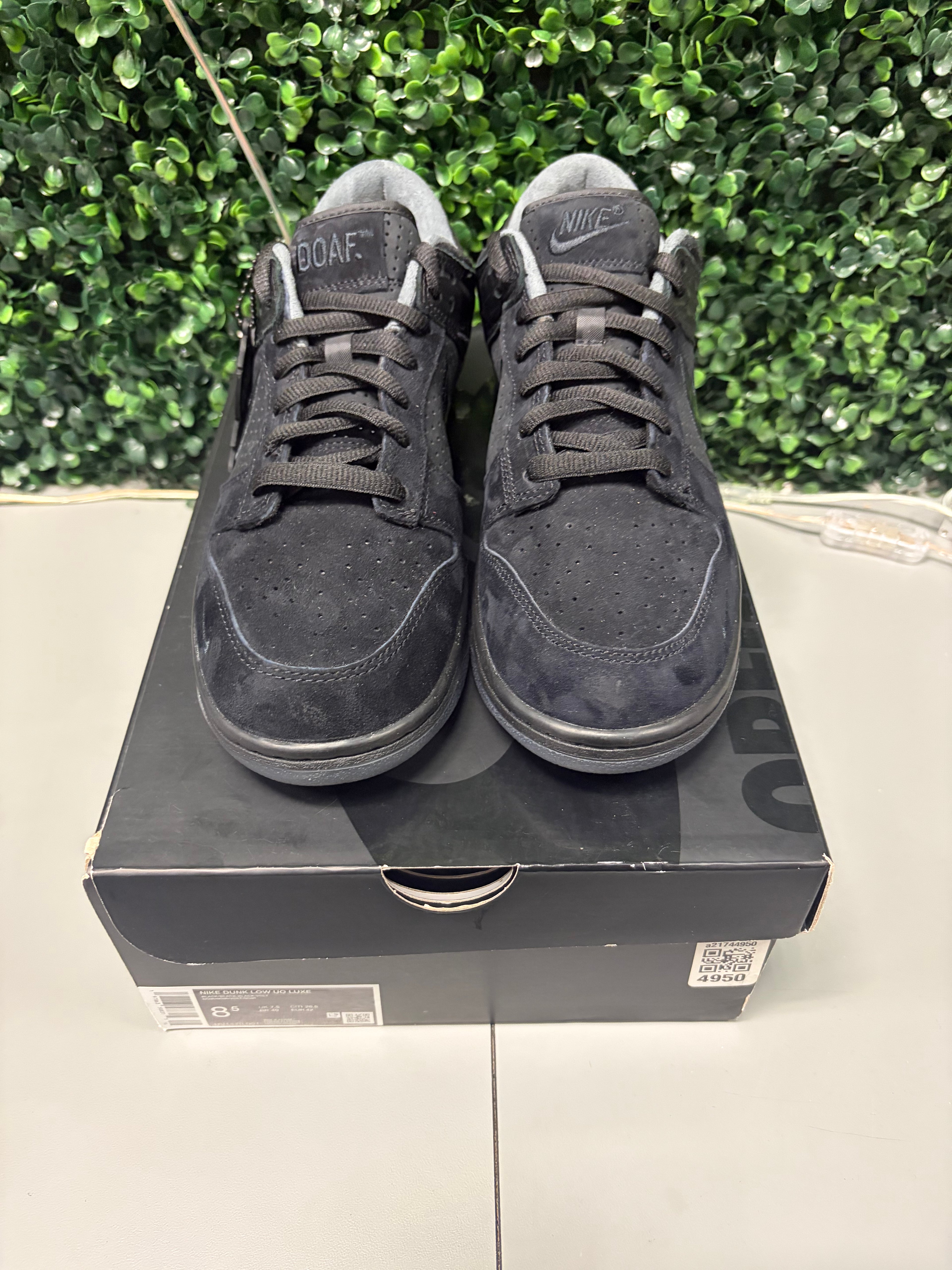 Nike Dunk Low "Ducks of a Feather Black University of Oregon PE" Size 8.5 Tried on