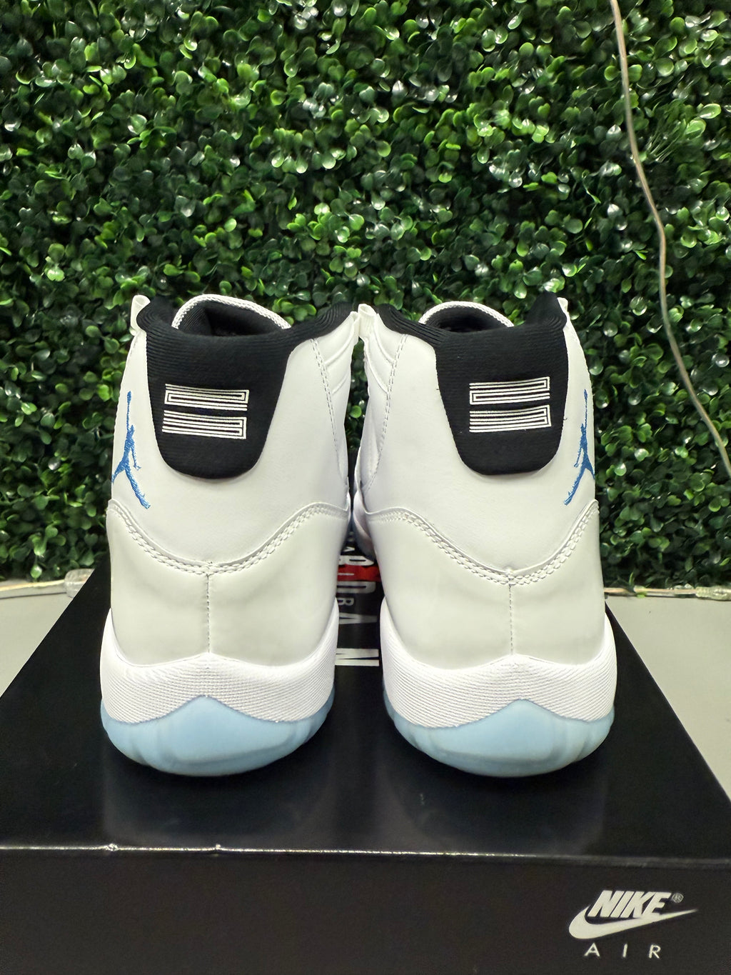 Jordan 11 High "Legend Blue" Size 10 Preowned