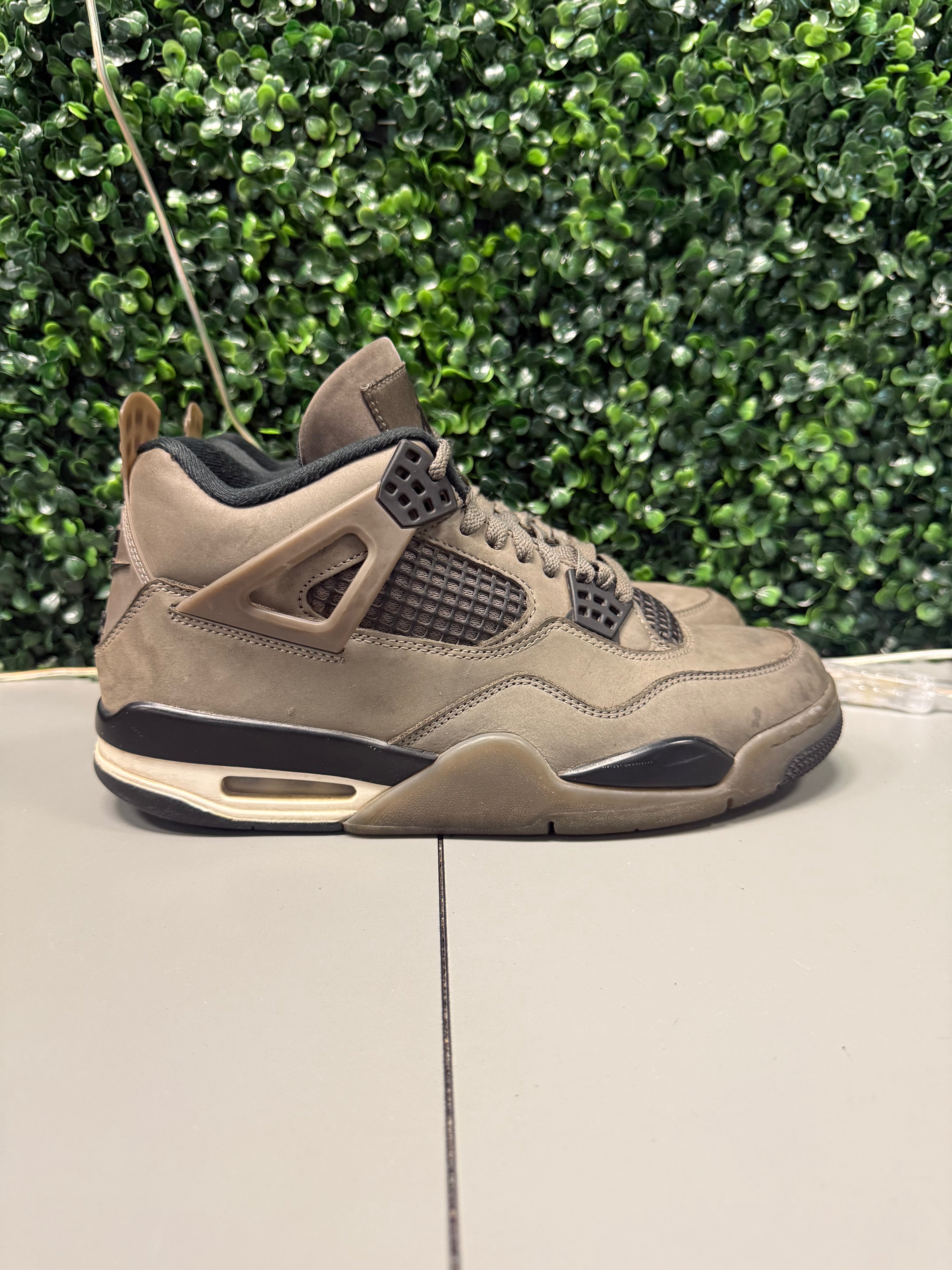 Jordan 4 "Cavestone” Size 9 Preowned
