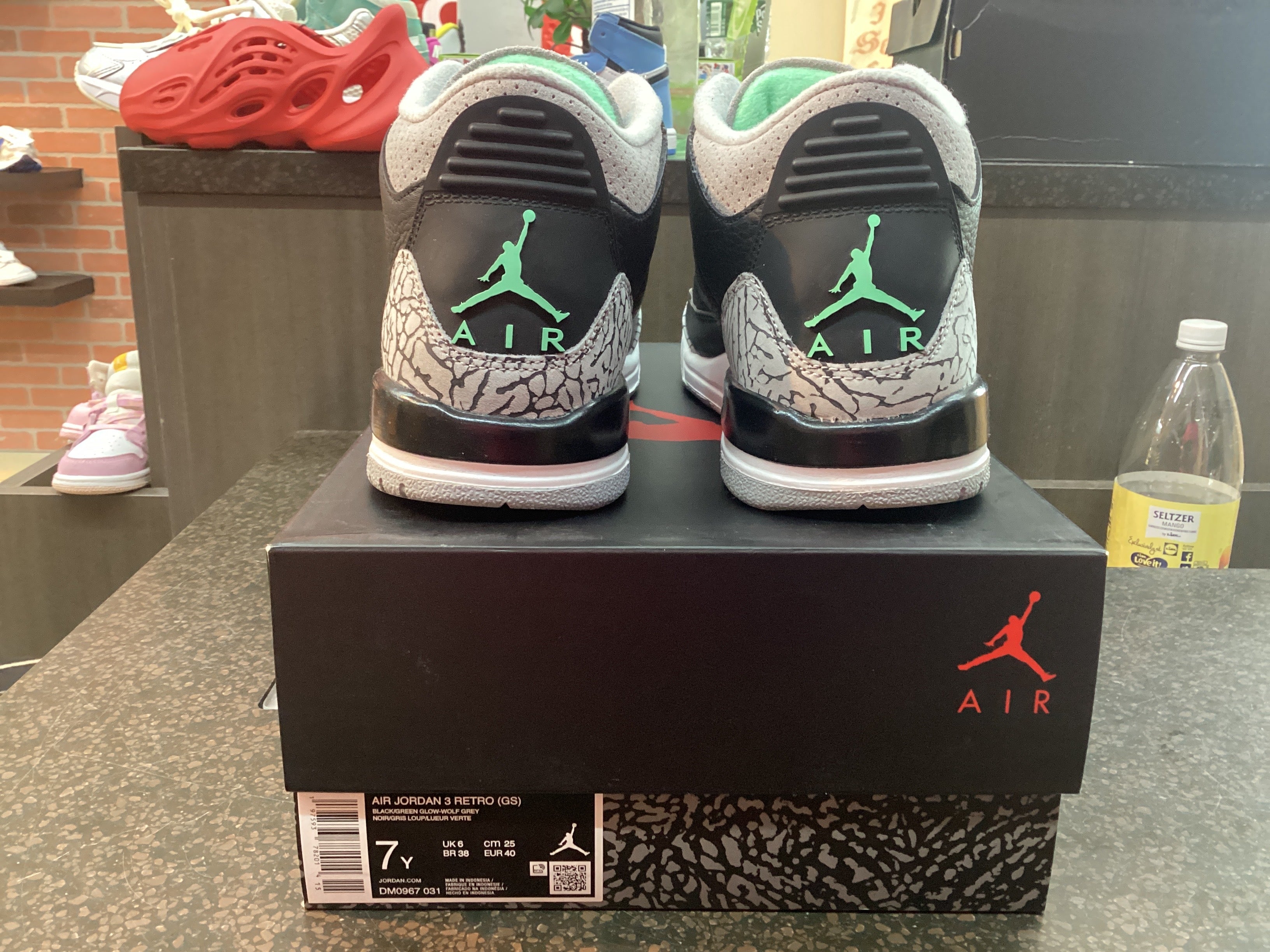 Jordan 3 “Green Glow” Preowned Size 7Y