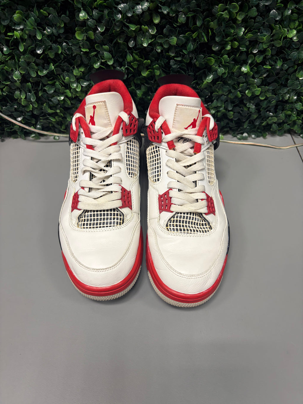 Jordan 4 Retro "Fire Red" Size 10.5 Preowned (NO BOX)