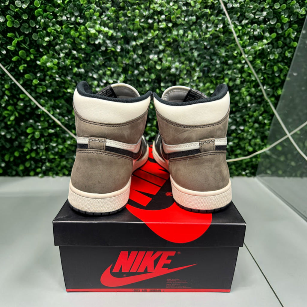 Jordan 1 High “Mocha" Size 8 Preowned