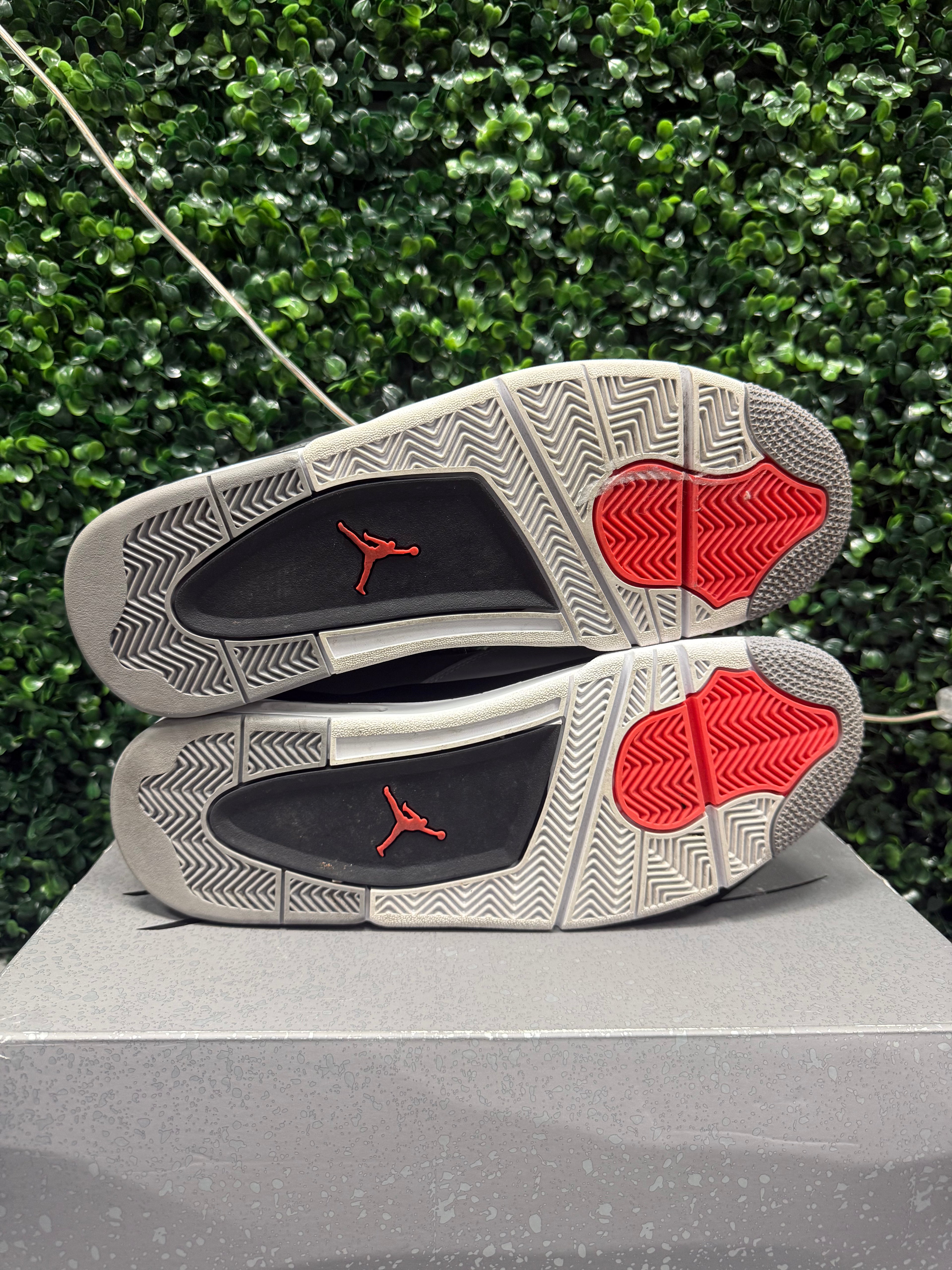 Jordan 4 "Infrared" Size 11 Preowned