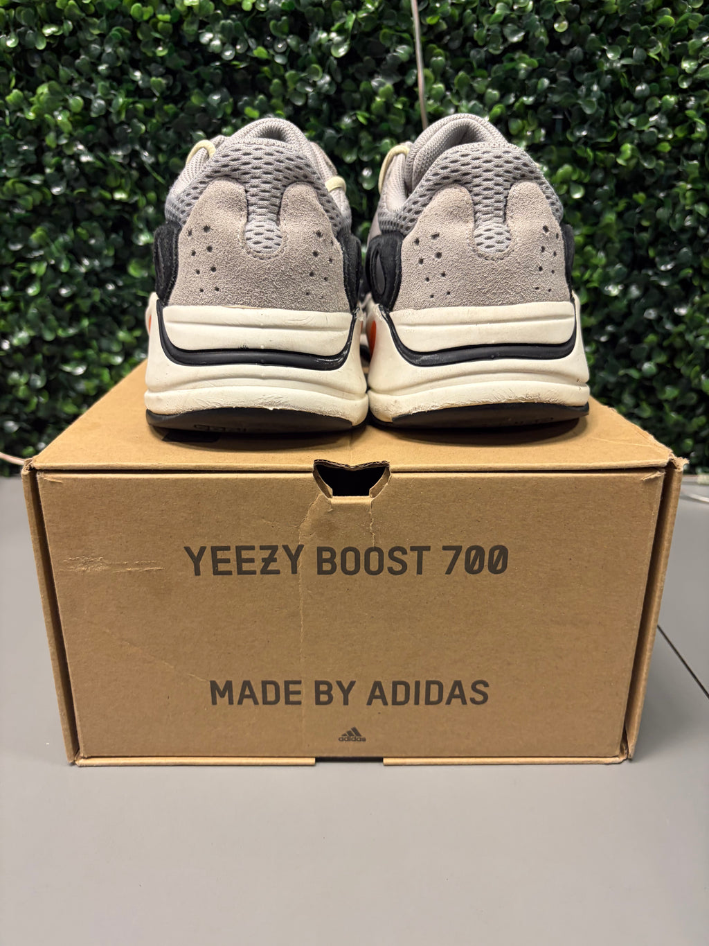 Yeezy Boost 700 "Wave Runner" Size 10 Preowned
