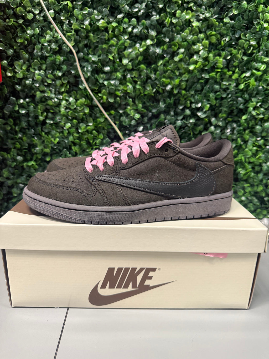 Jordan 1 Low X Travis Scott "Velvet" Size 7.5 Preowned