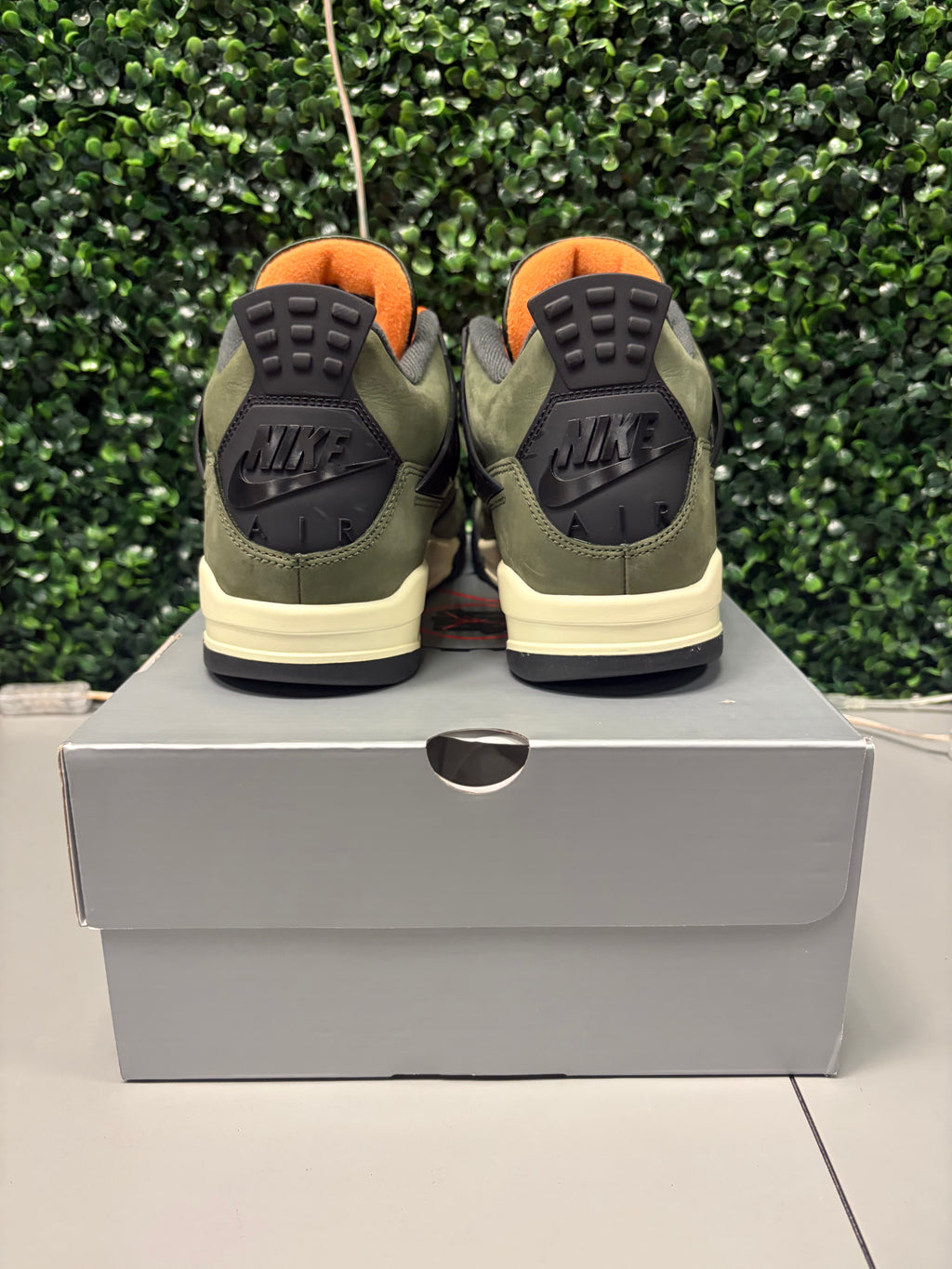 Jordan 4 Retro OG "Undefeated" (2025) Size 10.5 Preowned