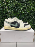Jordan 1 Low "Jade Smoke" Size 8W / 6.5Y Preowned
