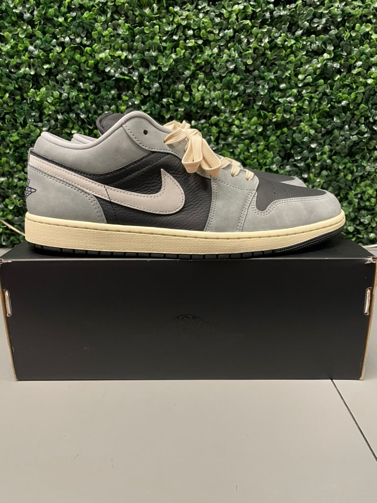 Jordan 1 Low "Light Smoke Grey Off Noir" Size 13 Preowned