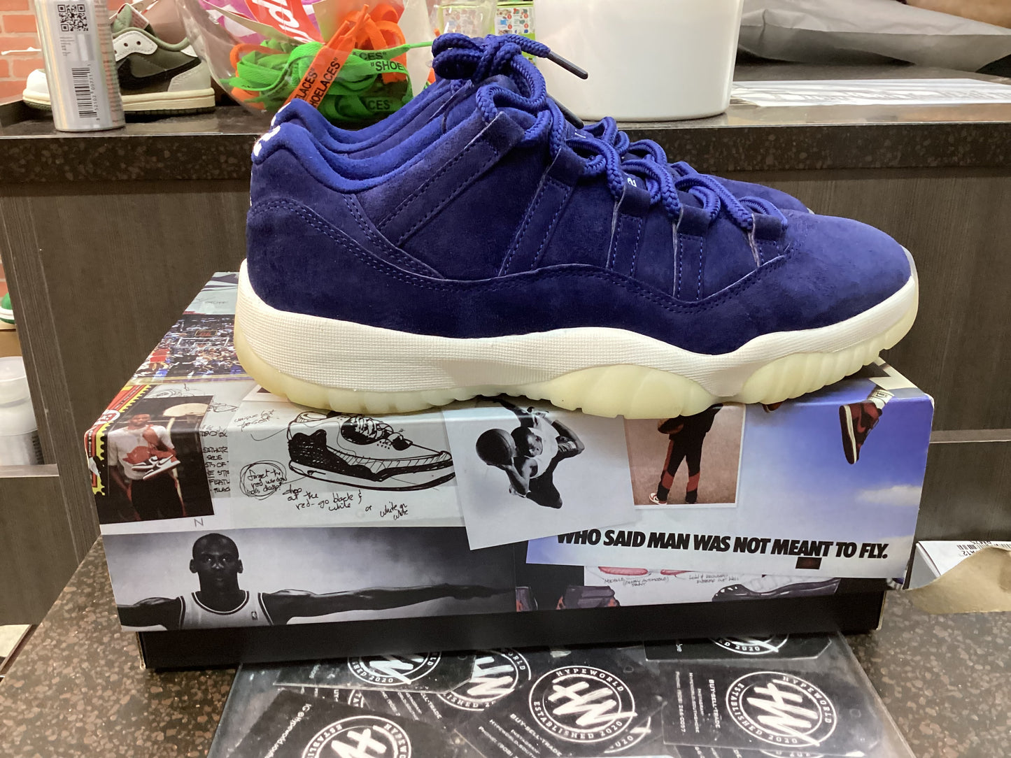 Jordan 11 Low "Derek Jeter RE2PECT" Size 10 Pre Owned