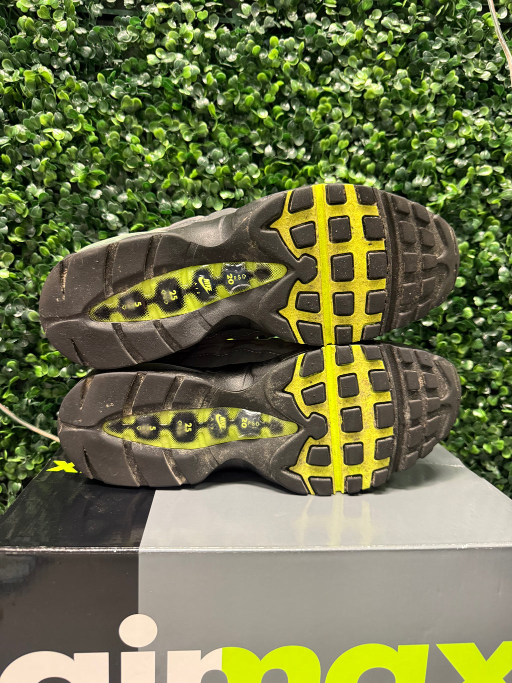 Nike Air Max 95 OG Big Bubble "Neon" Size 10 Preowned