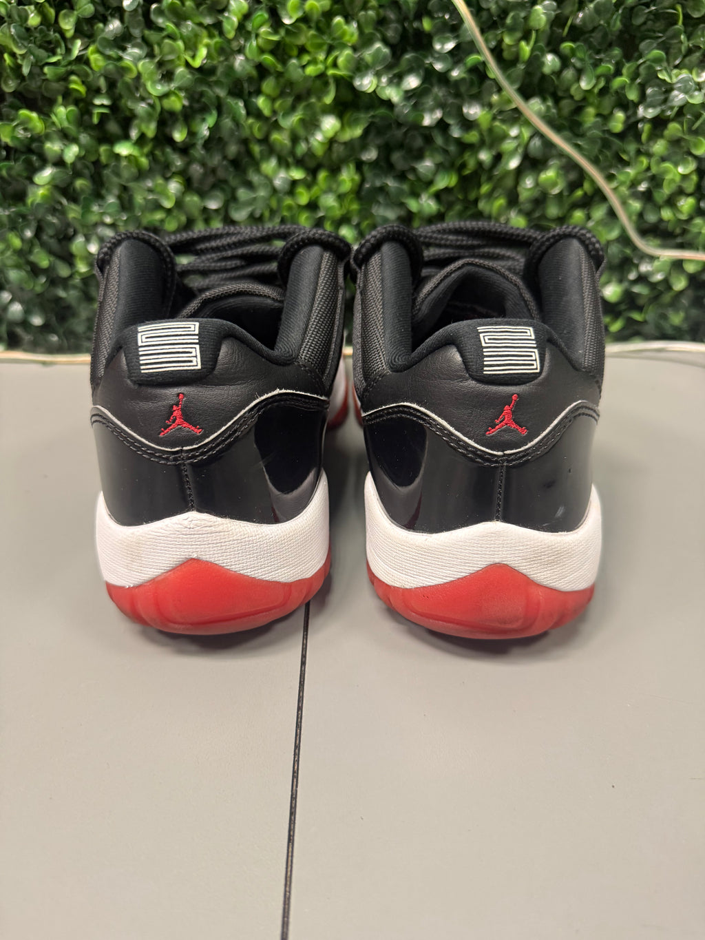 Jordan 11 Retro Low "Bred" Size 8.5 Preowned