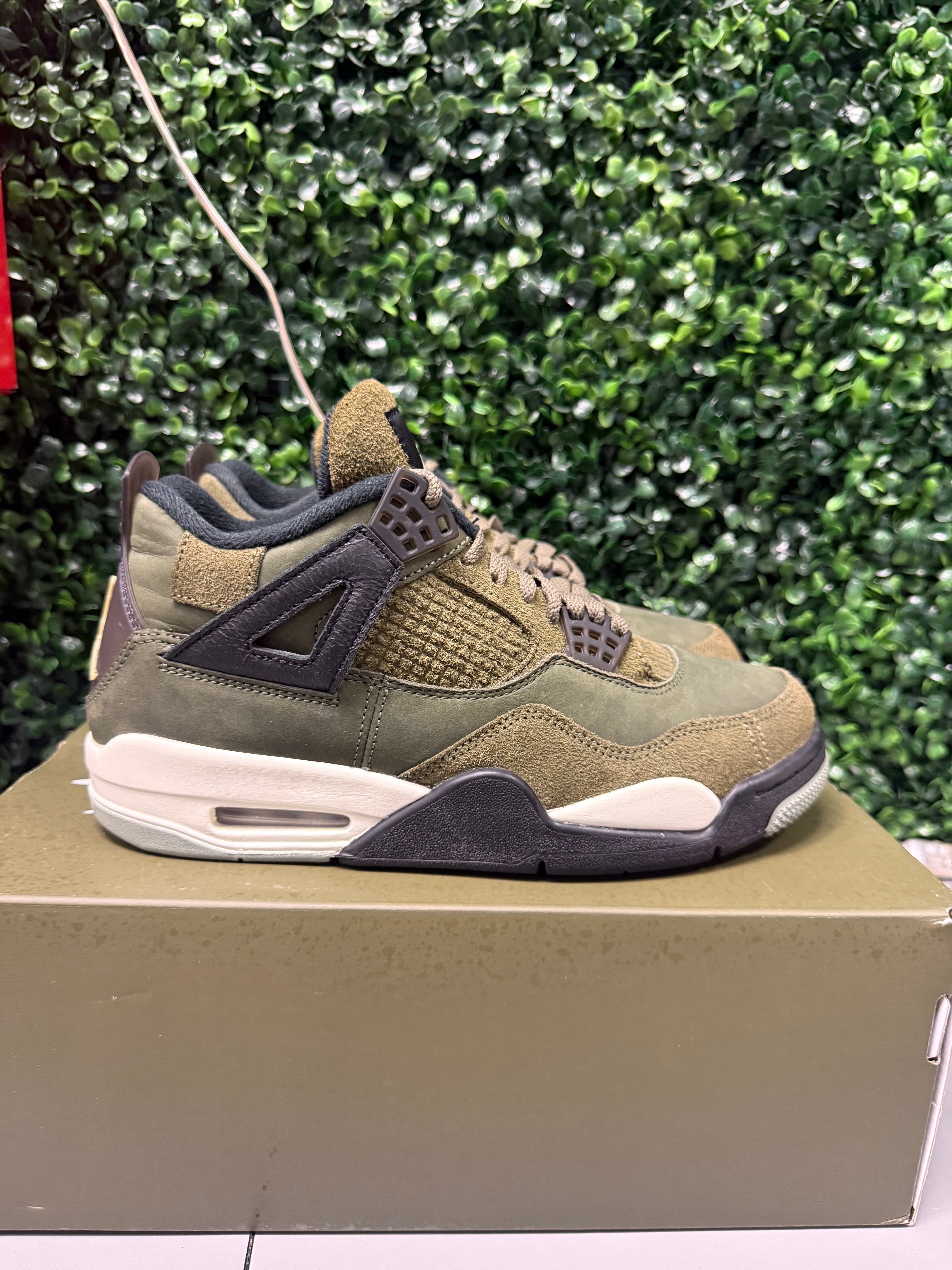 Jordan 4 "Craft Olive" Size 8 Preowned
