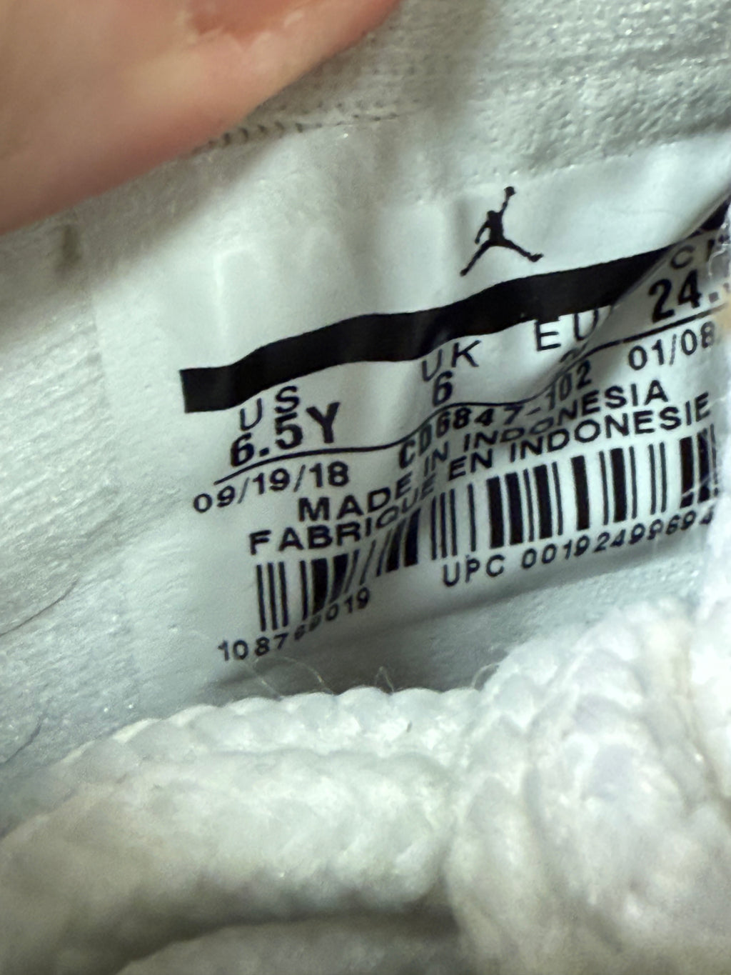 Jordan 11 Low "Navy Snakeskin" Size 6.5Y Preowned
