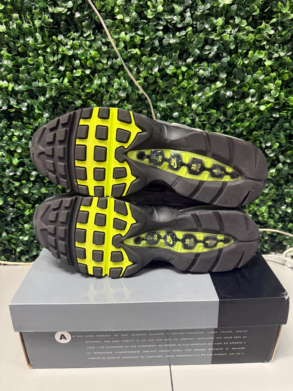 Nike Air Max 95 OG Big Bubble "Neon" Size 11 Preowned
