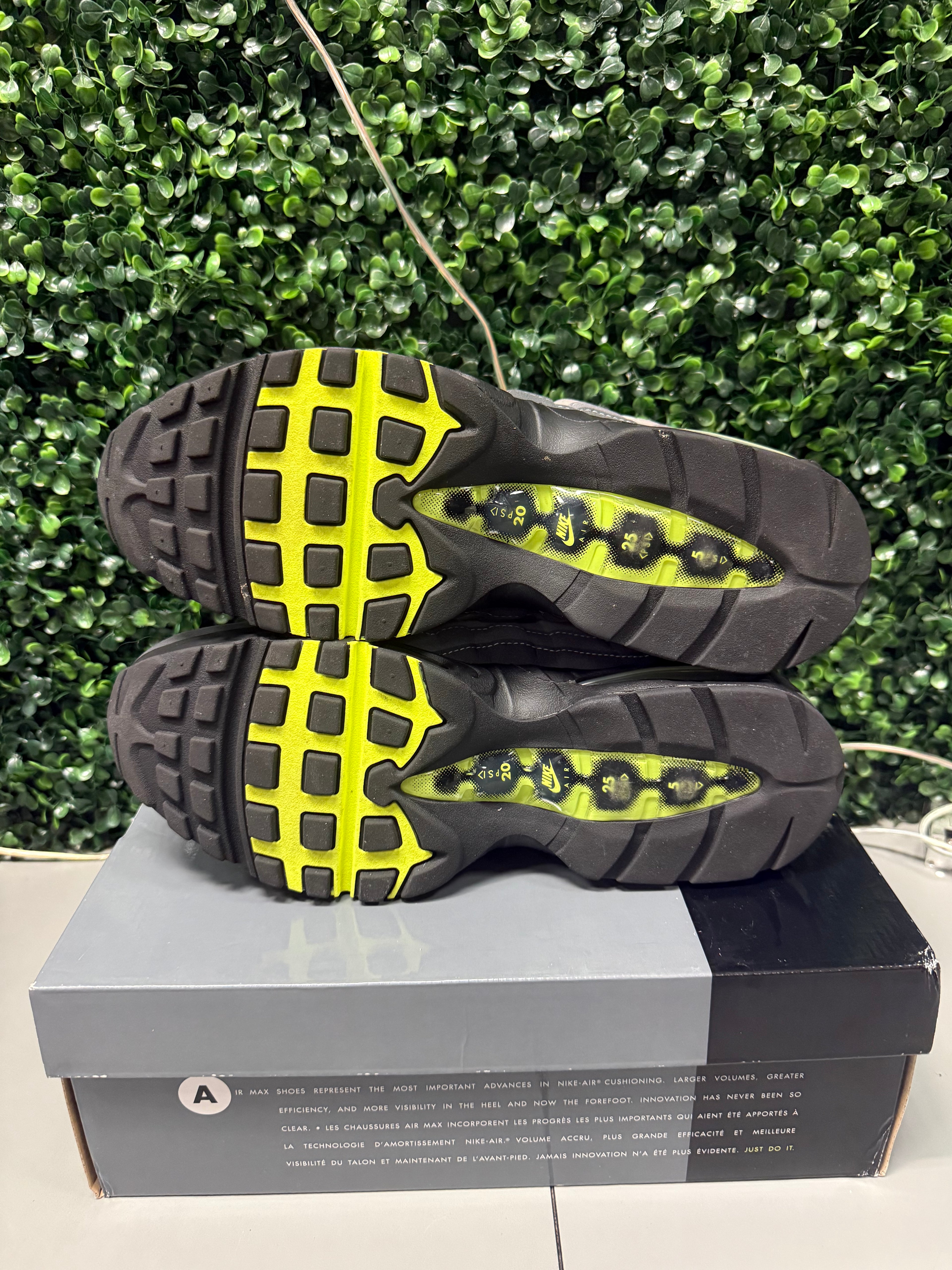 Nike Air Max 95 OG Big Bubble "Neon" Size 11 Preowned