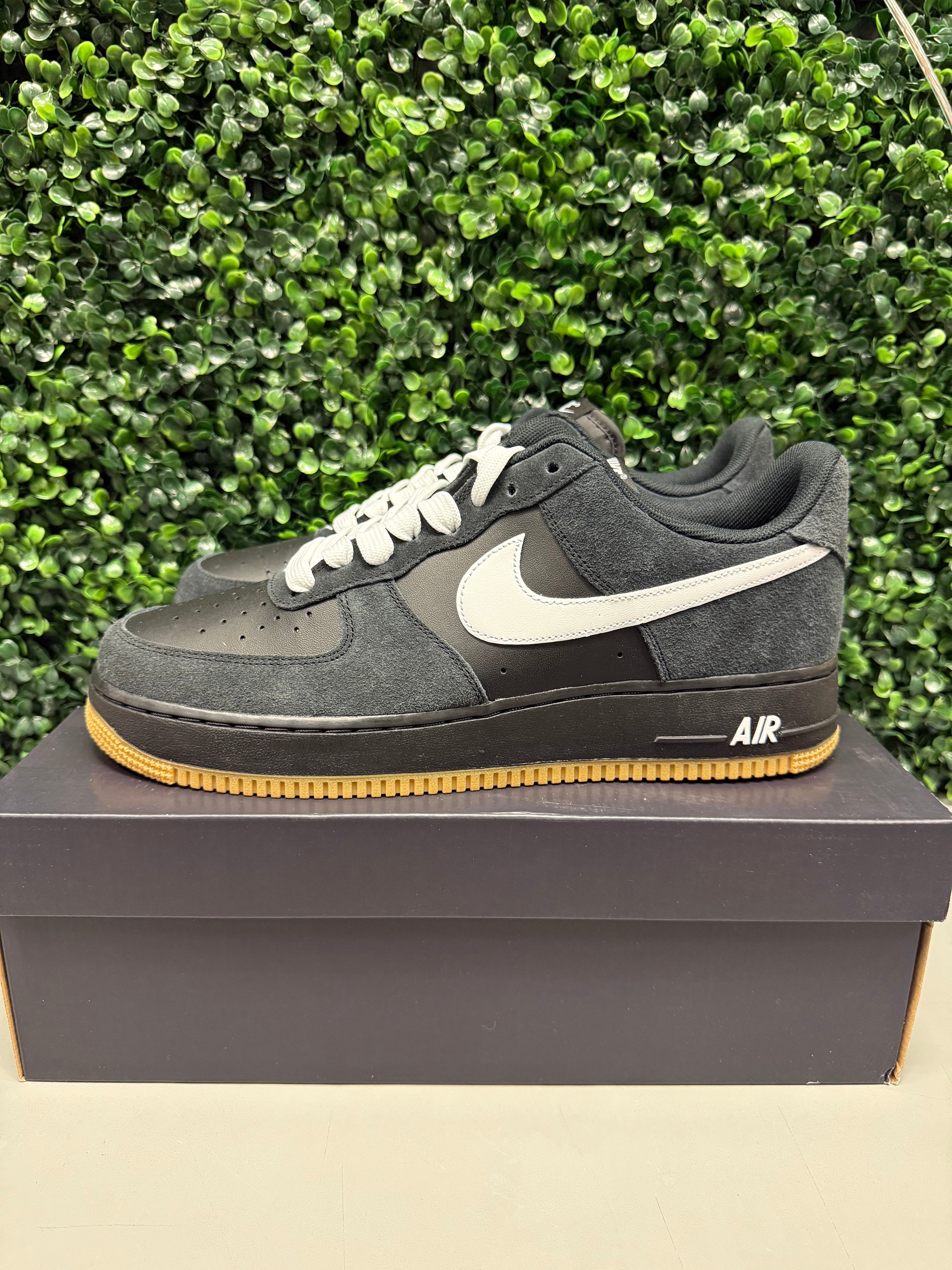 Nike Air Force 1 Low "Black Gum" Size 12 Preowned