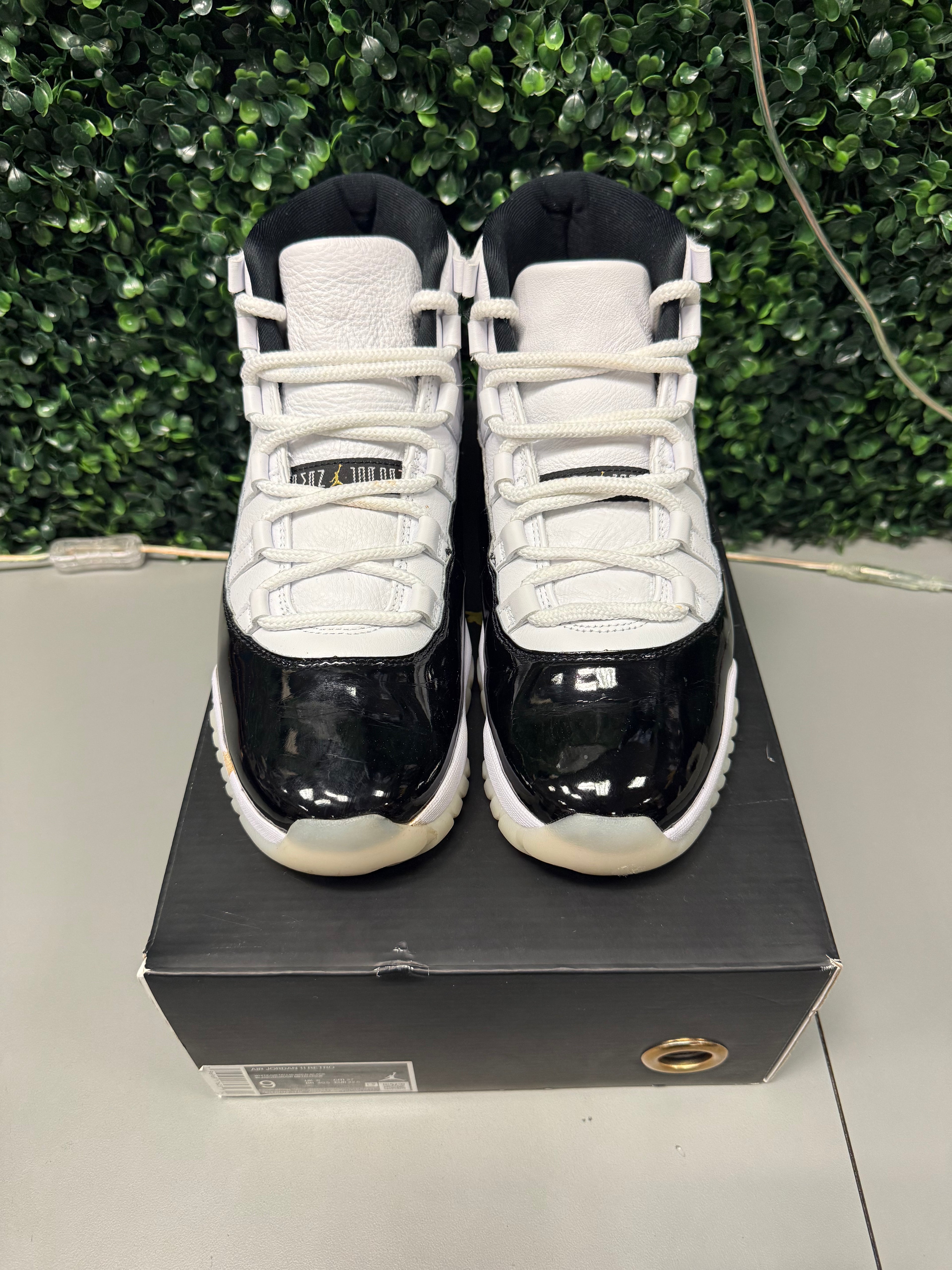 Jordan 11 Retro DMP "Gratitude" Size 9 Preowned