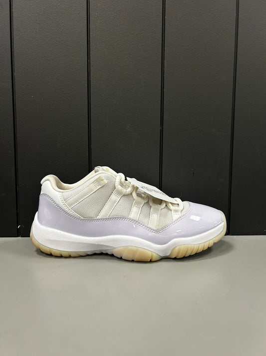 Jordan 11 Low "Pure Violet" Size 6.5Y / 8W Preowned