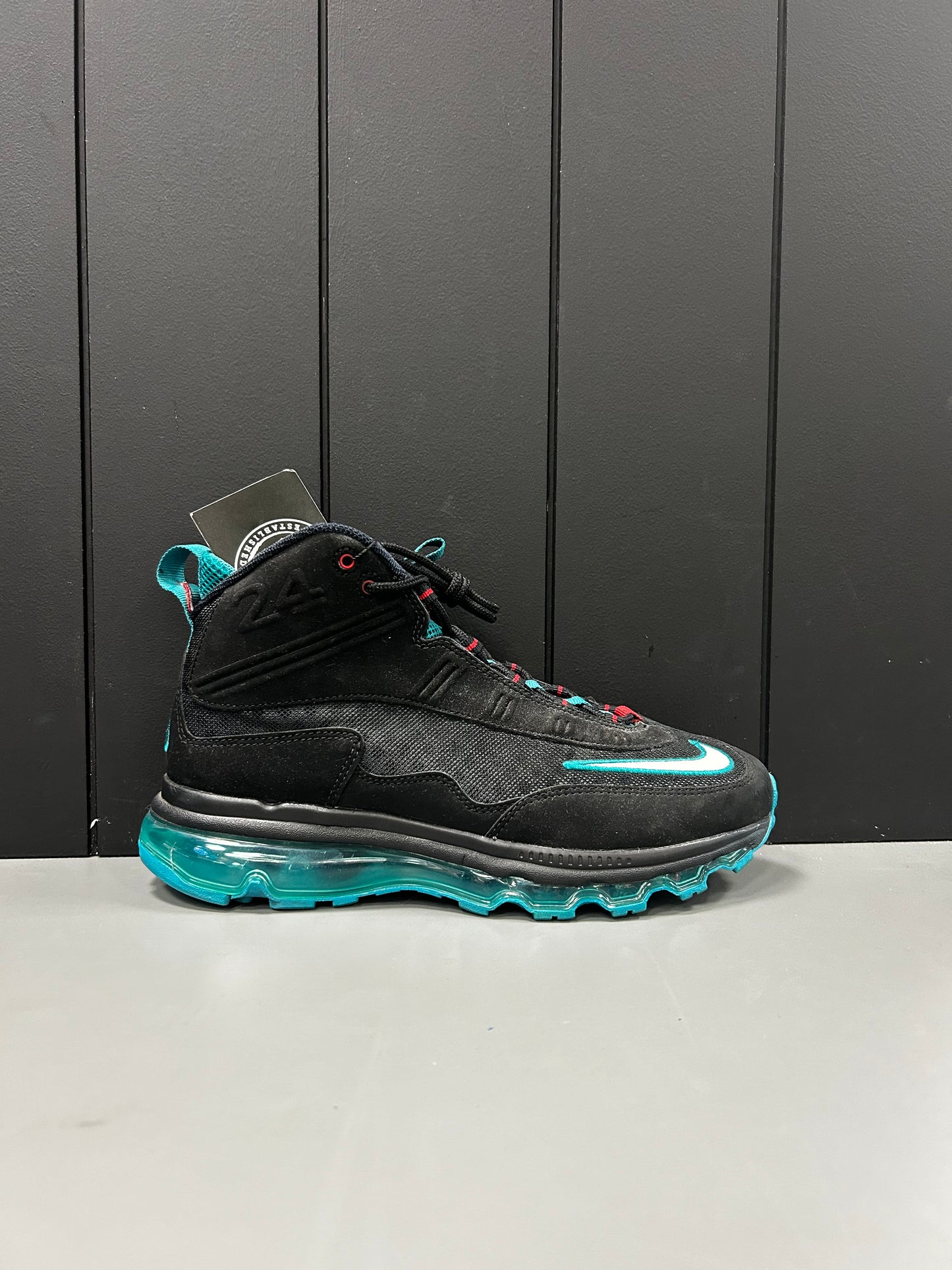 Nike Griffey Max 2 Size 7Y / 8.5W Preowned