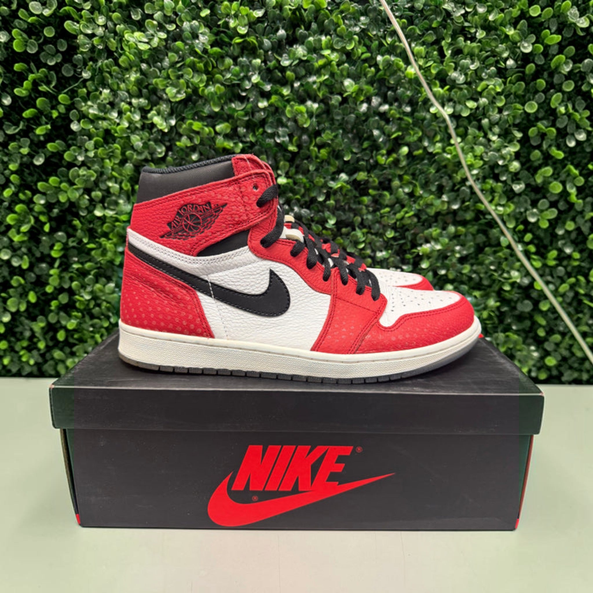 Jordan 1 High "Spider Man" Size 10.5 Preowned