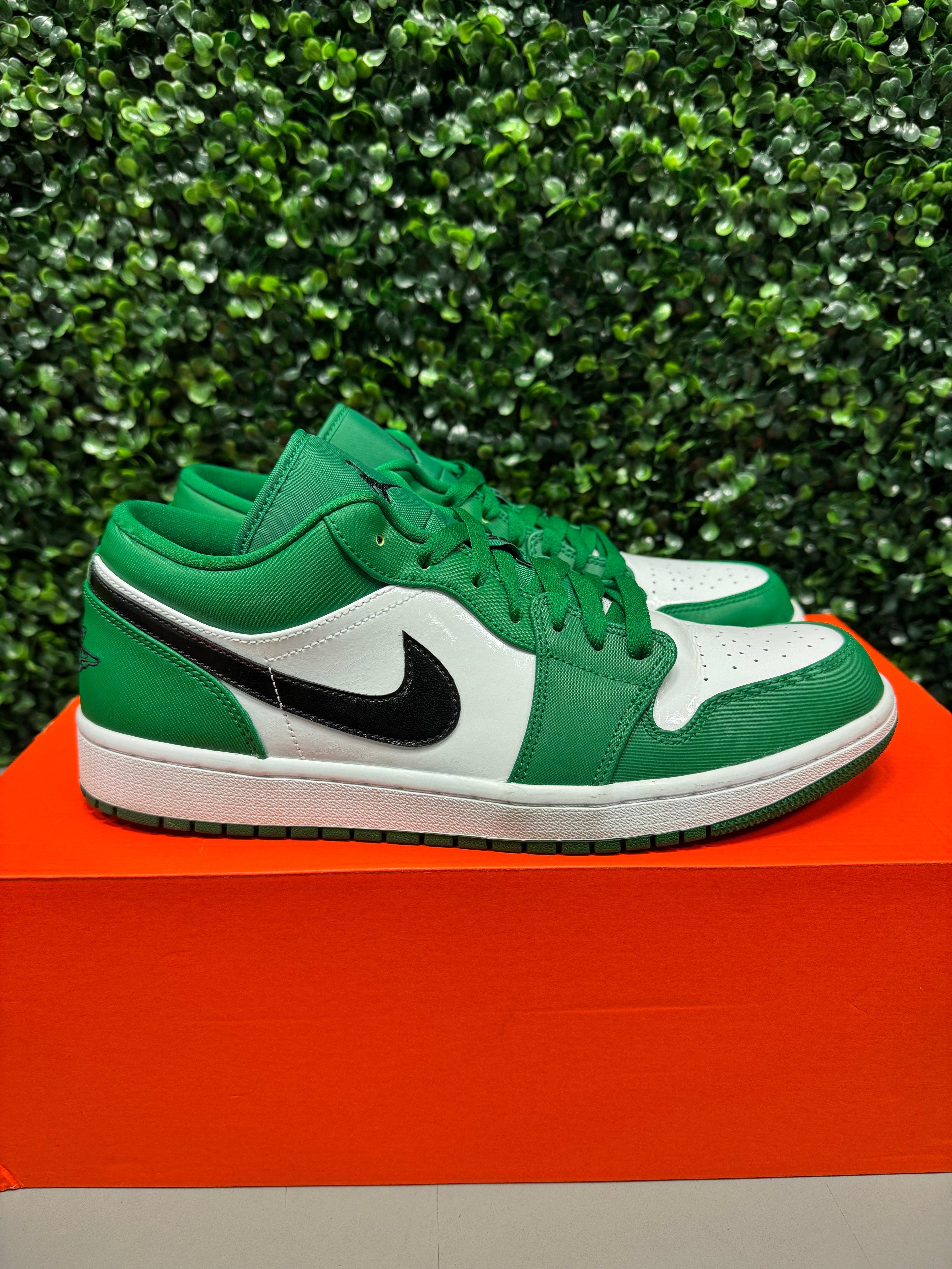 Jordan 1 Low "Pine Green" Size 11 Preowned