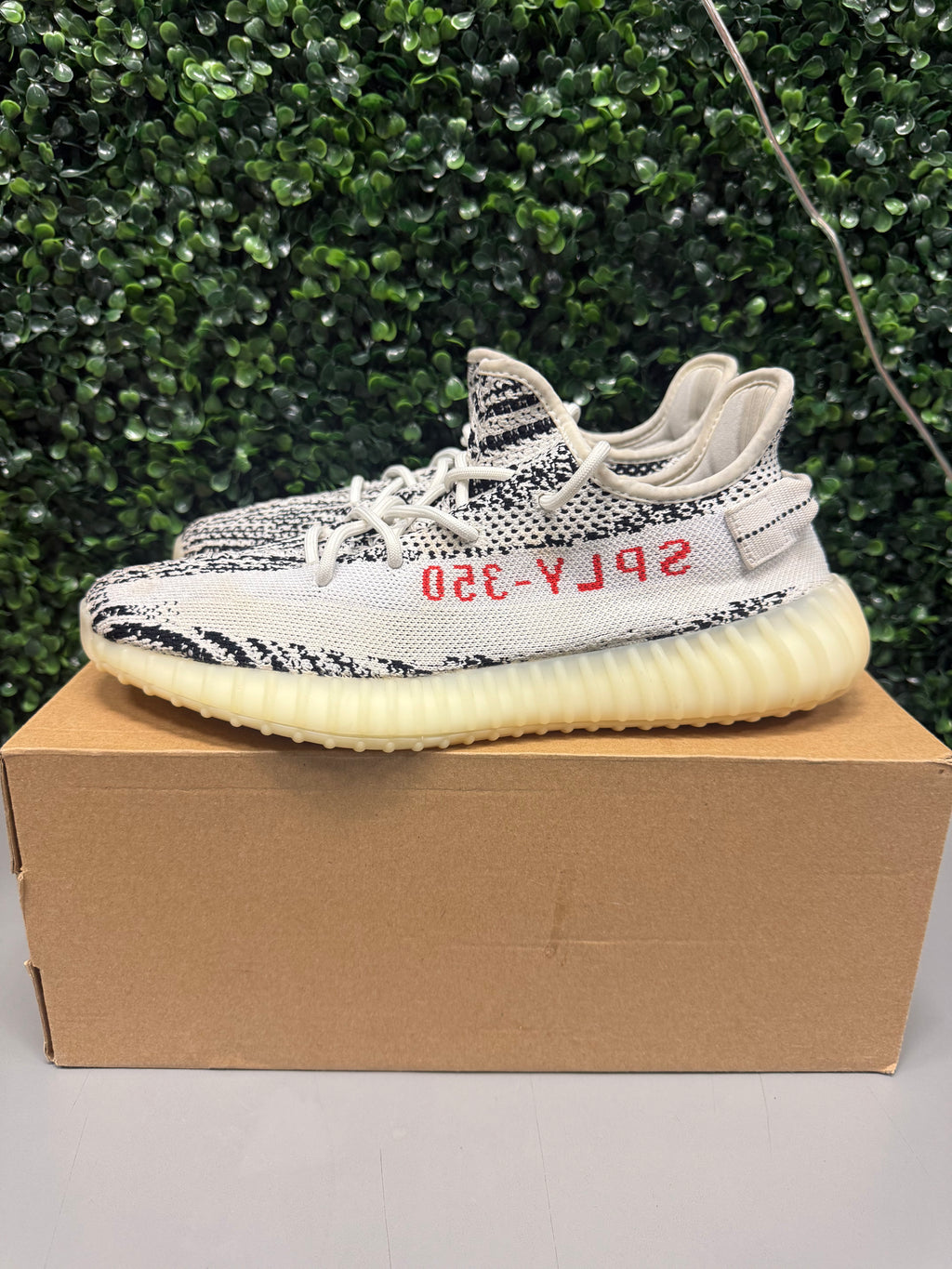 Yeezy 350 V2 "Zebra" Size 10.5 Preowned