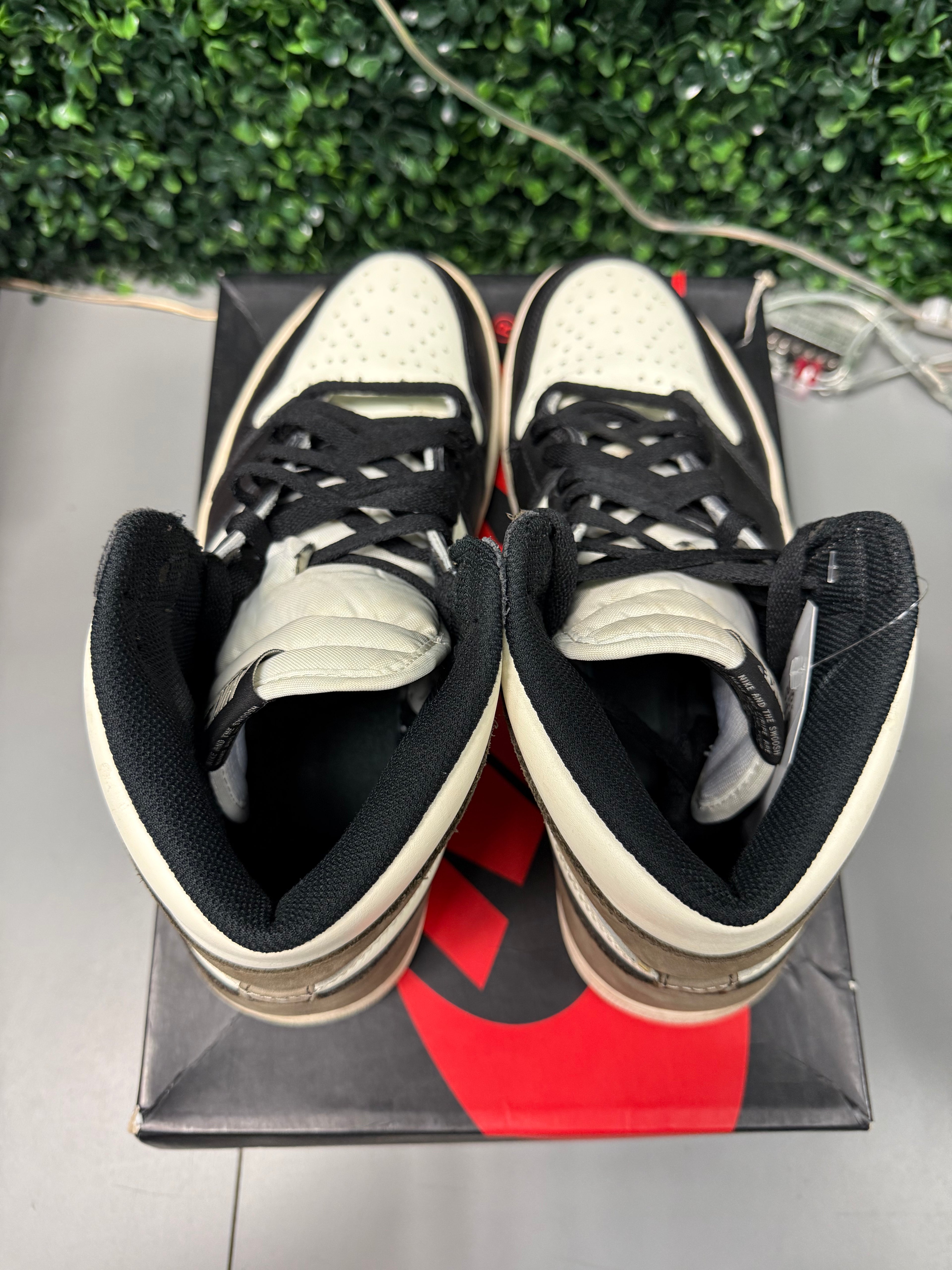 Jordan 1 High " Mocha" Size 12.5 Preowned