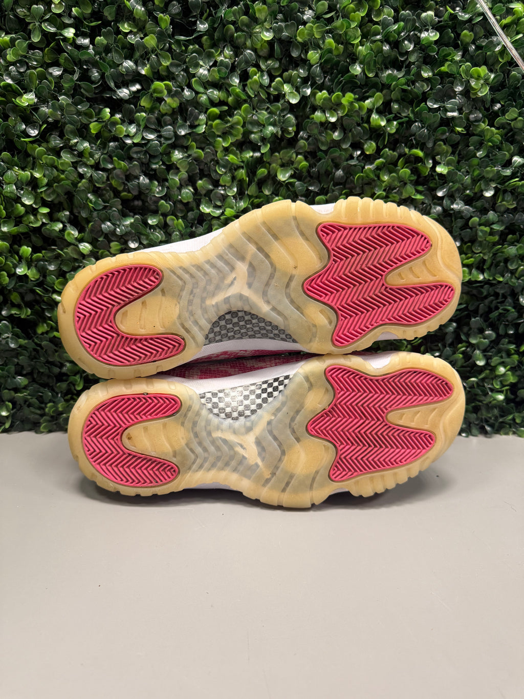 Jordan 11 Low "Pink Snake Skin" Size 12W / 10.5M Preowned