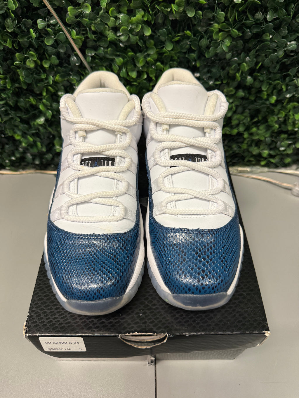 Jordan 11 Low "Navy Snakeskin" Size 6.5Y Preowned