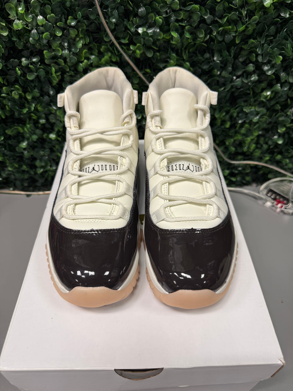 Jordan 11 High "Neapolitan" Size 8.5W / 7Y Preowned