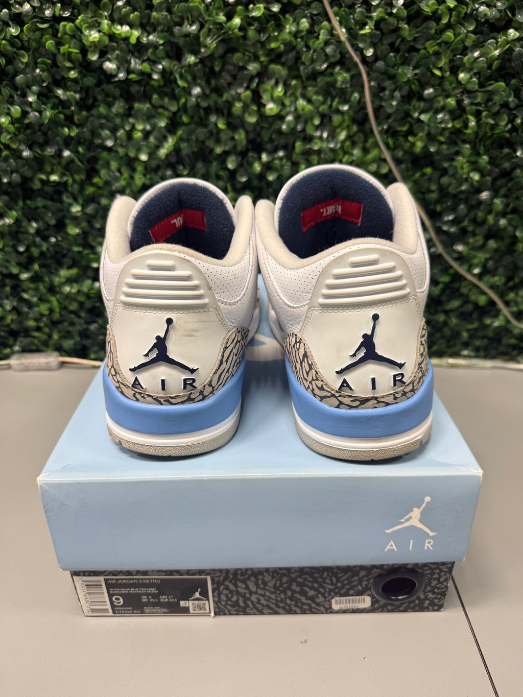 Jordan 3 Retro "UNC" Size 9 Preowned