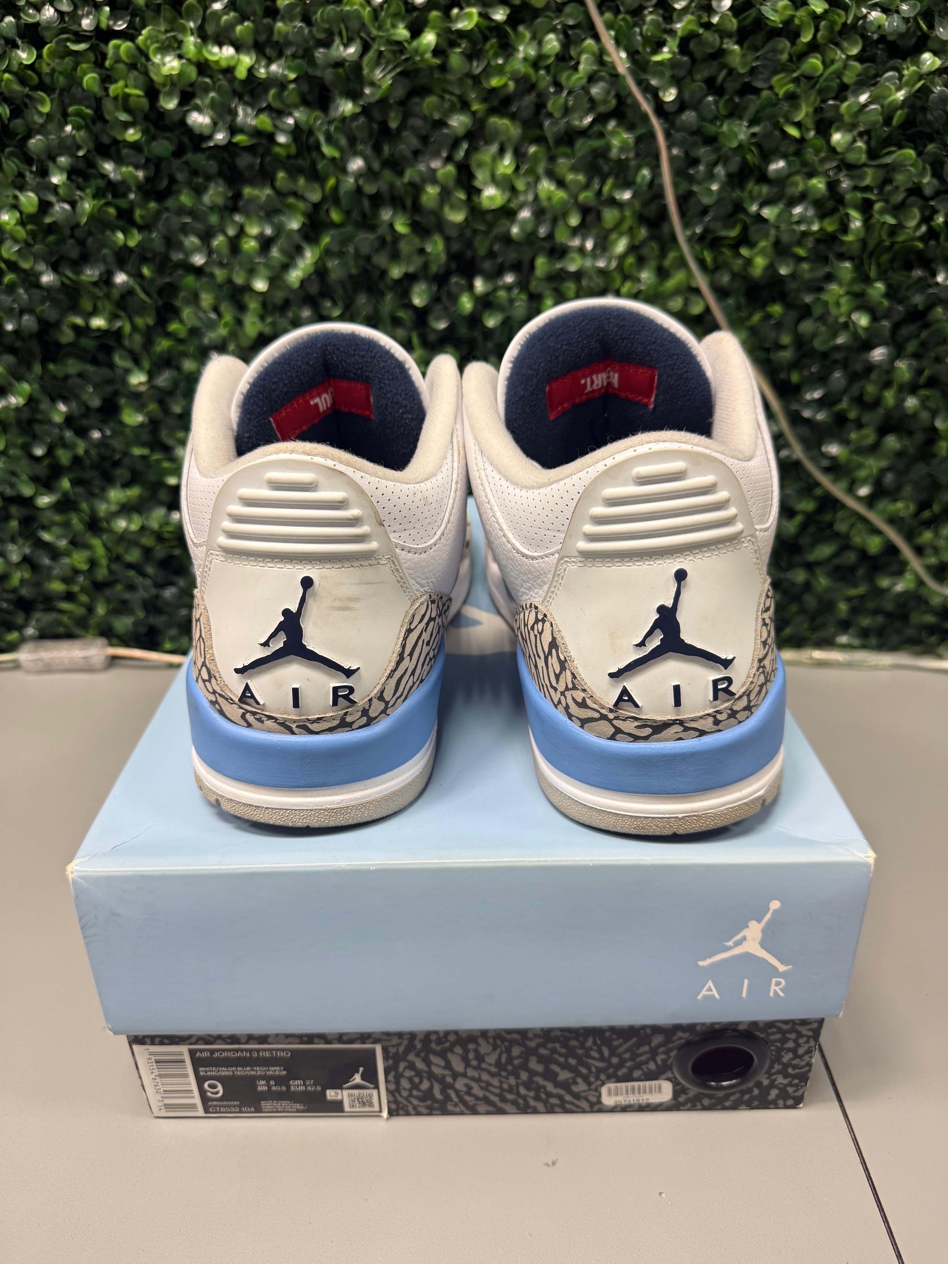 Jordan 3 Retro "UNC" Size 9 Preowned