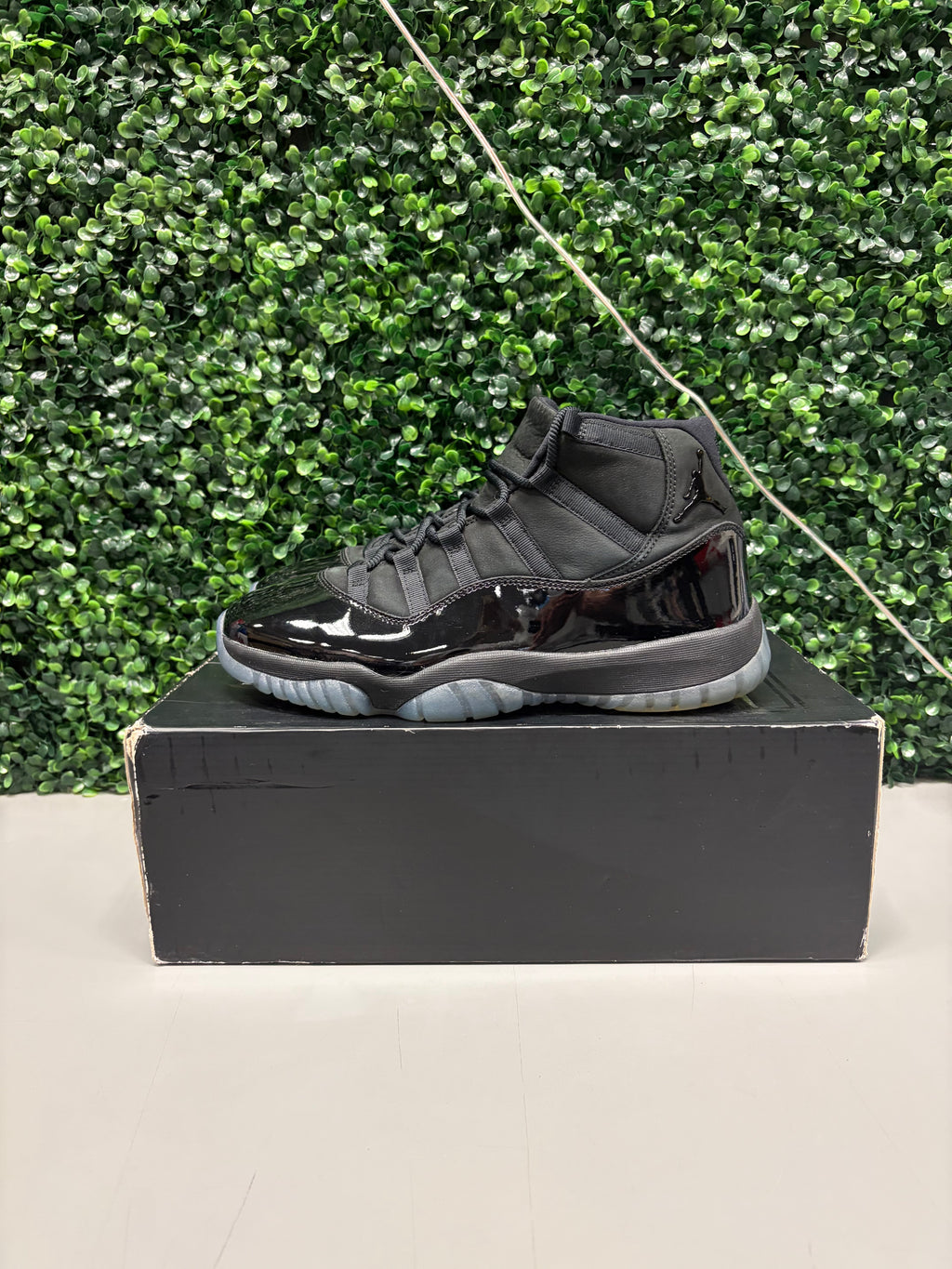Jordan 11 "Cap and Gown" Size 11 Preowned