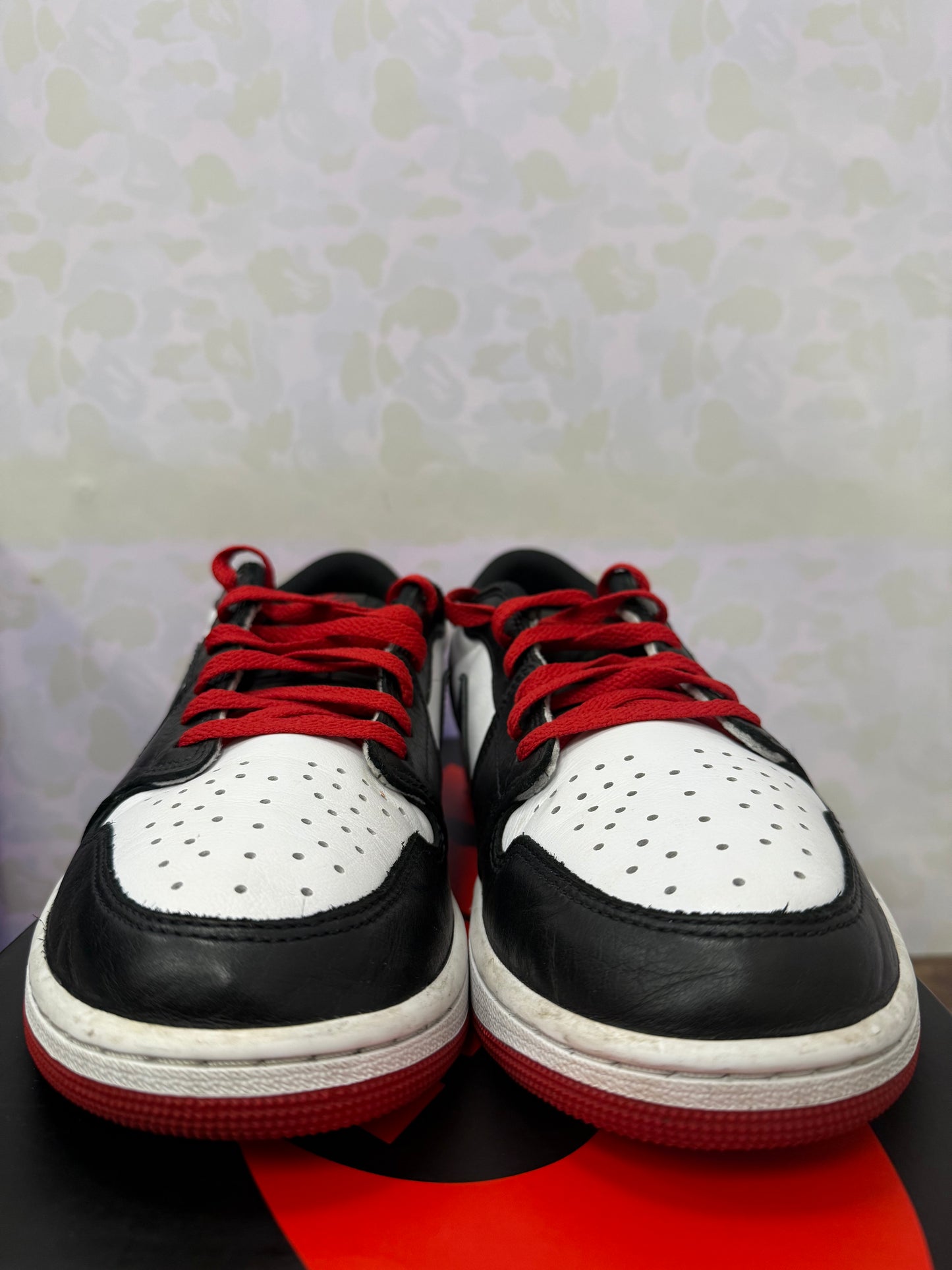 Jordan 1 Low “Black Toe” Size 10.5 Preowned