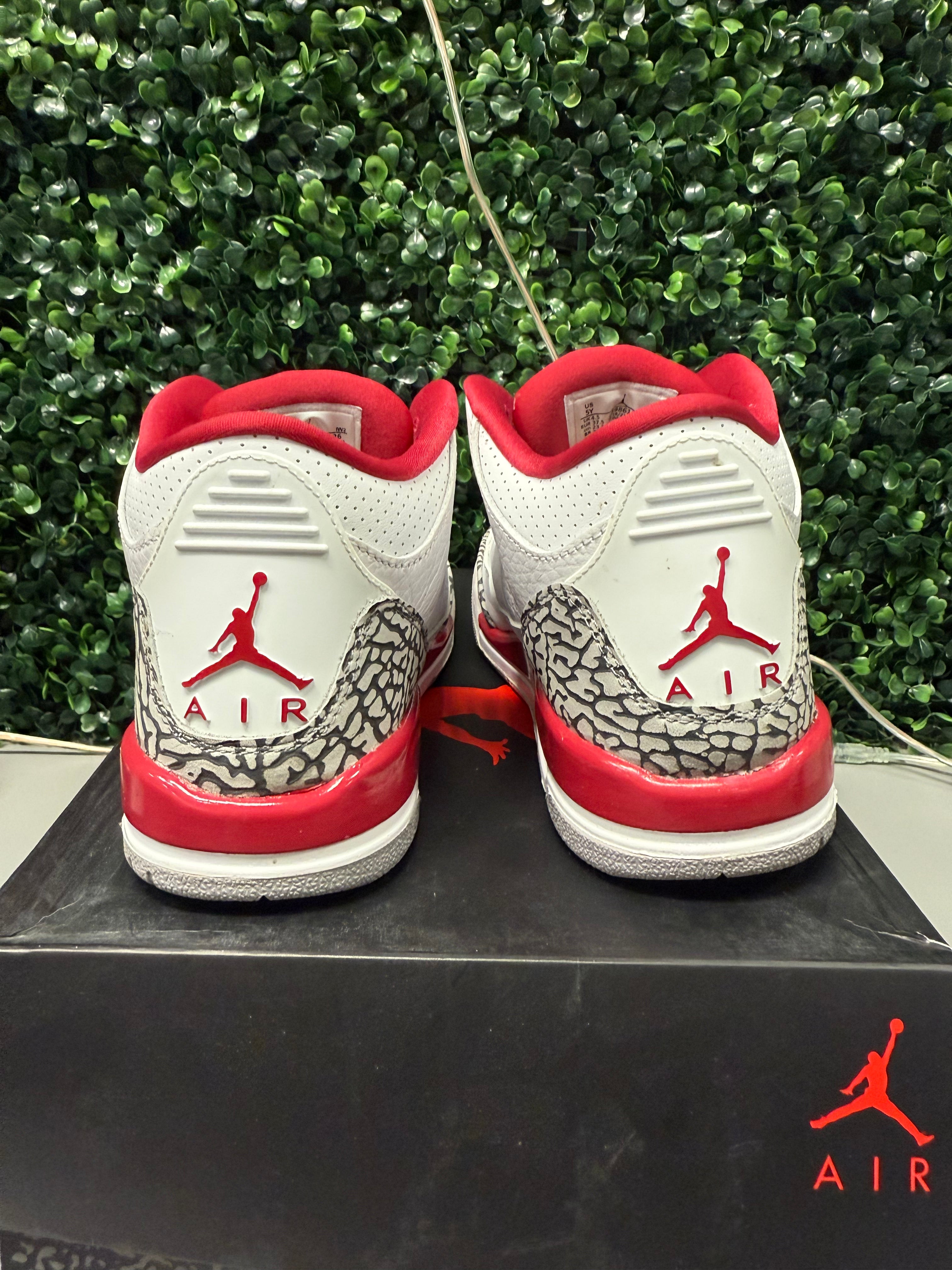 Jordan 3 "Fire Red” Size 5Y Preowned