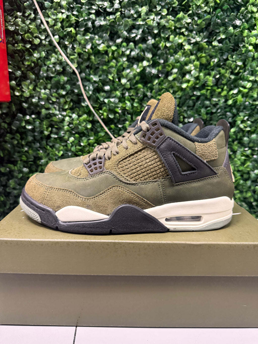 Jordan 4 "Craft Olive" Size 8 Preowned