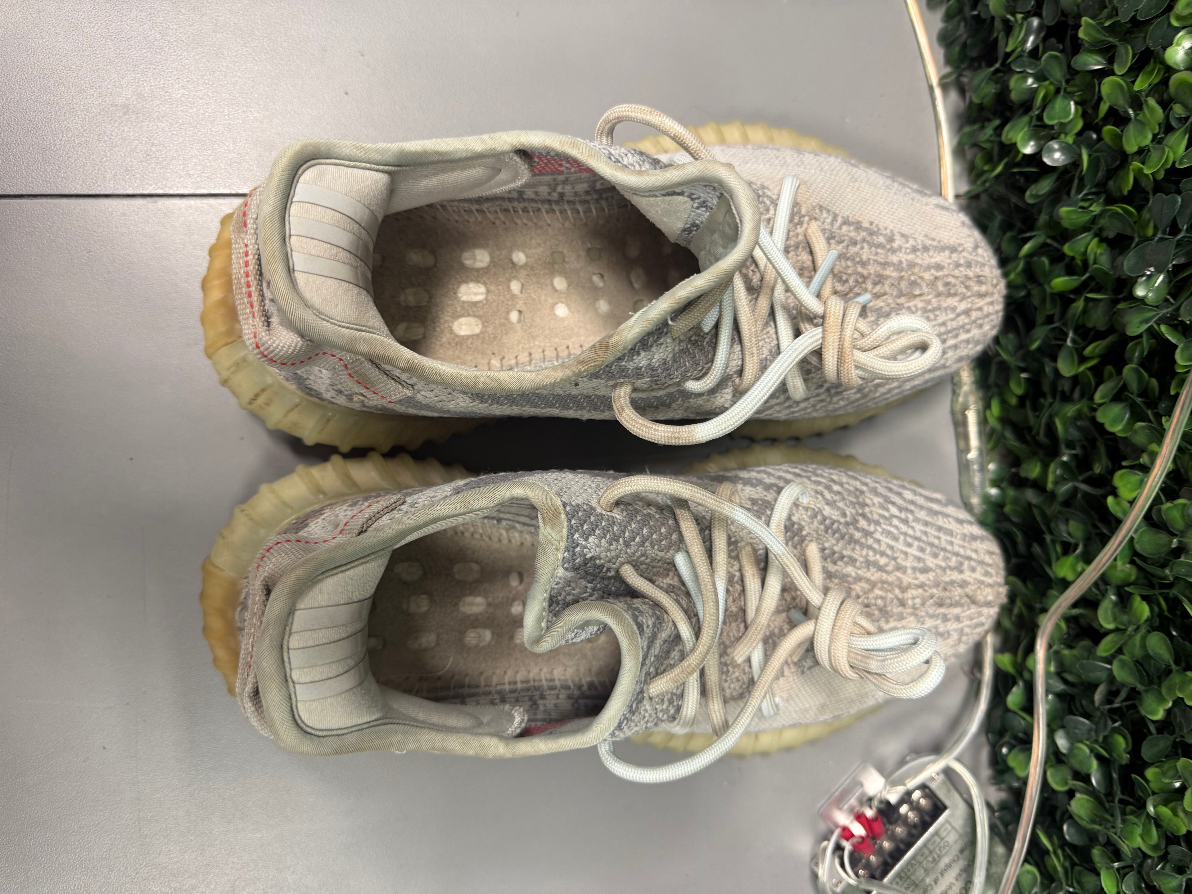 Yeezy 350 V2 "Blue Tint" Size 7.5 Preowned