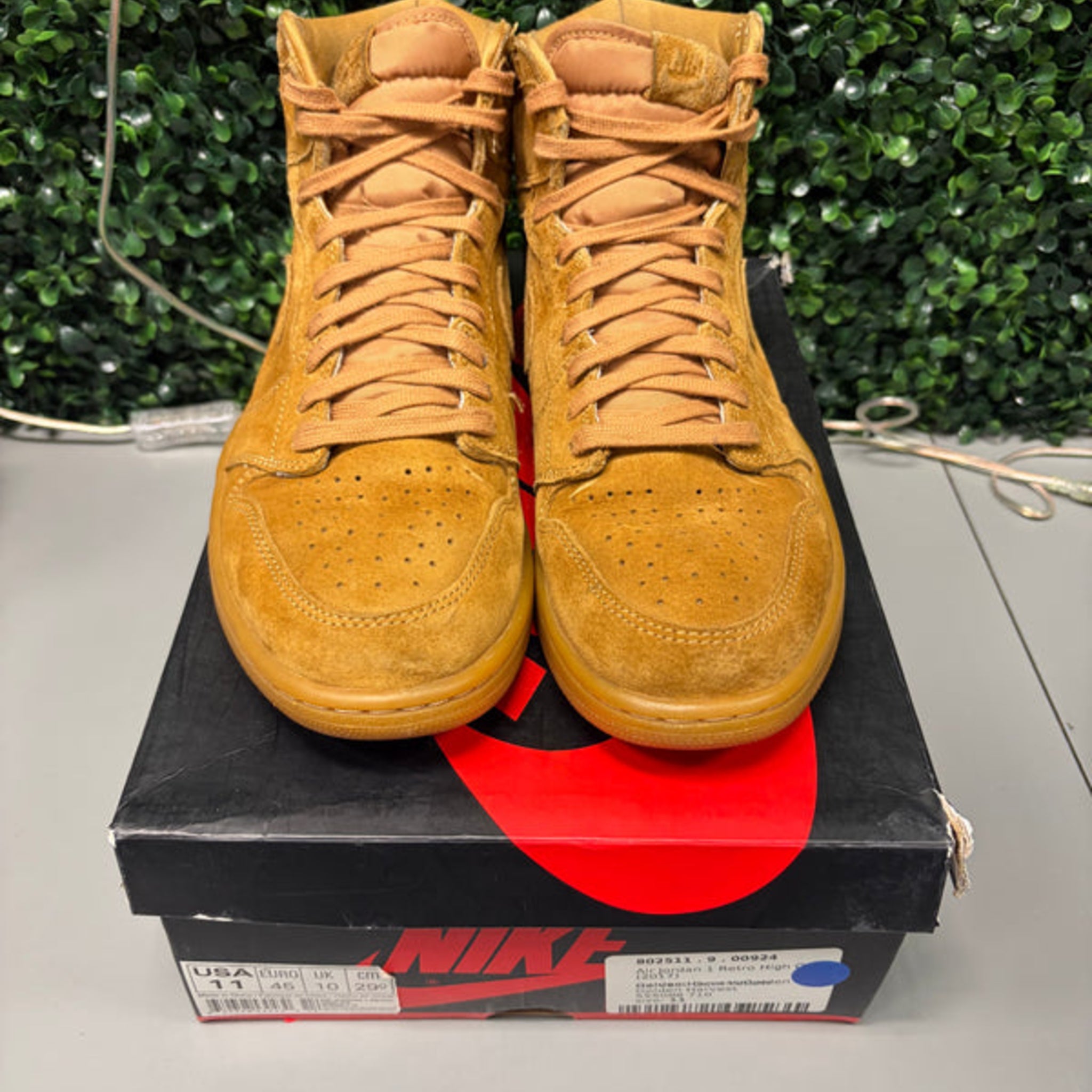 Jordan 1 Retro High "Wheat" Size 11 Preowned