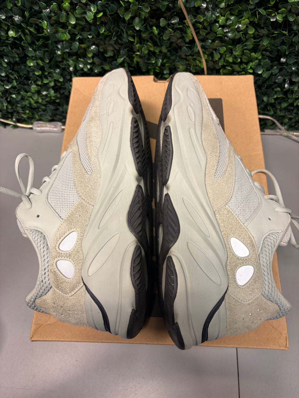 Yeezy 700 "Salt" Size 13 Preowned