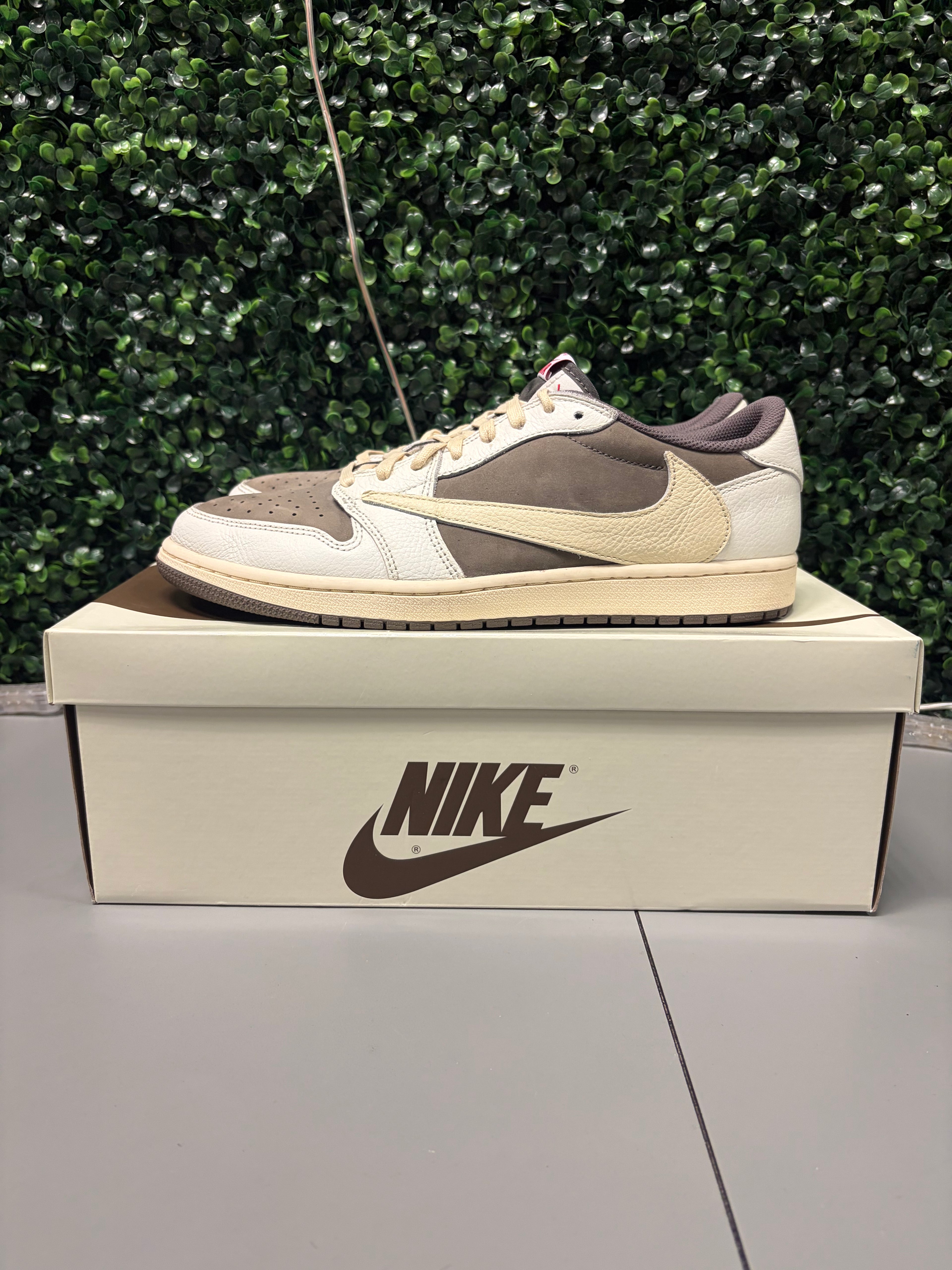 Jordan 1 Retro Low OG SP Travis Scott "Reverse Mocha" Size 11.5 Preowned