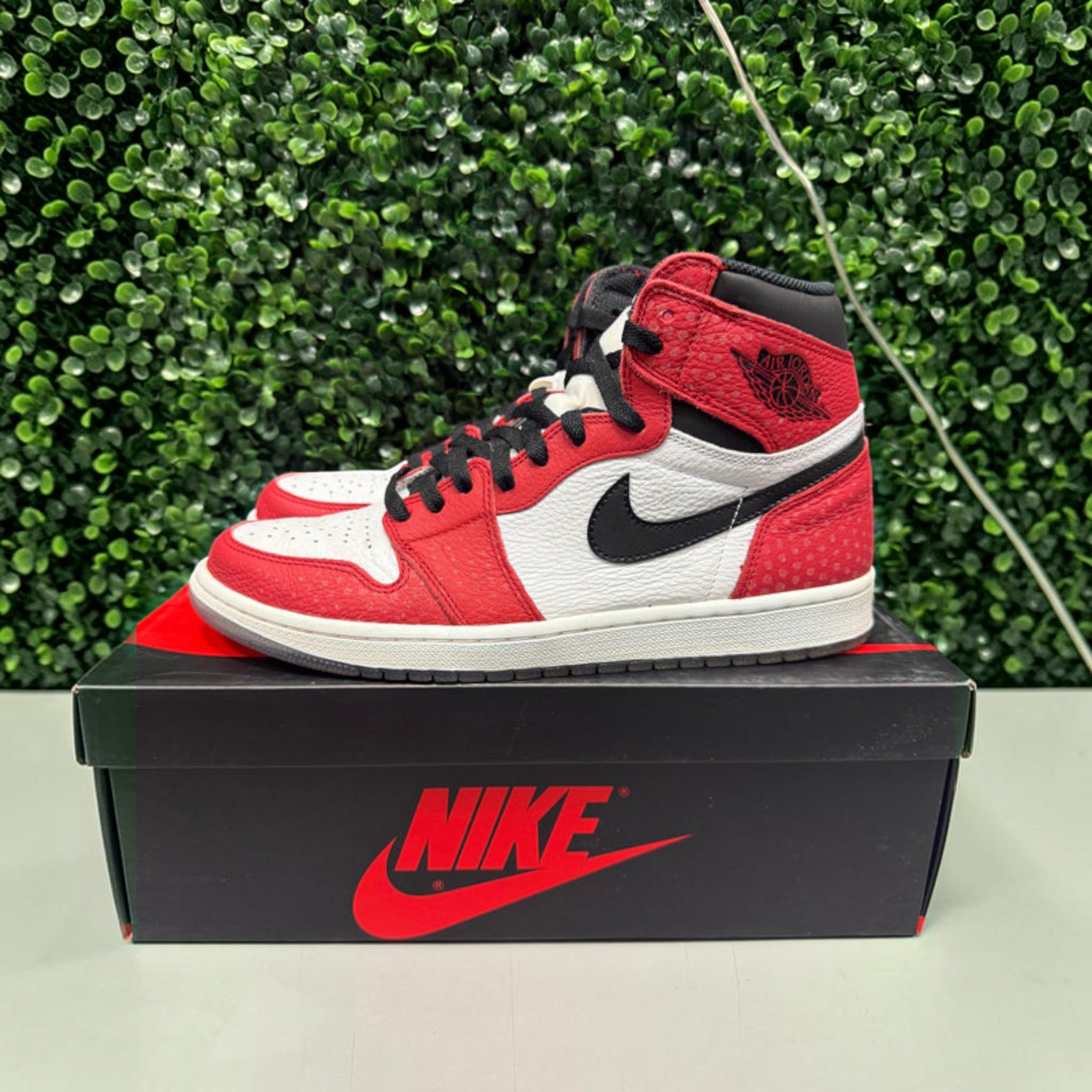 Jordan 1 High "Spider Man" Size 10.5 Preowned