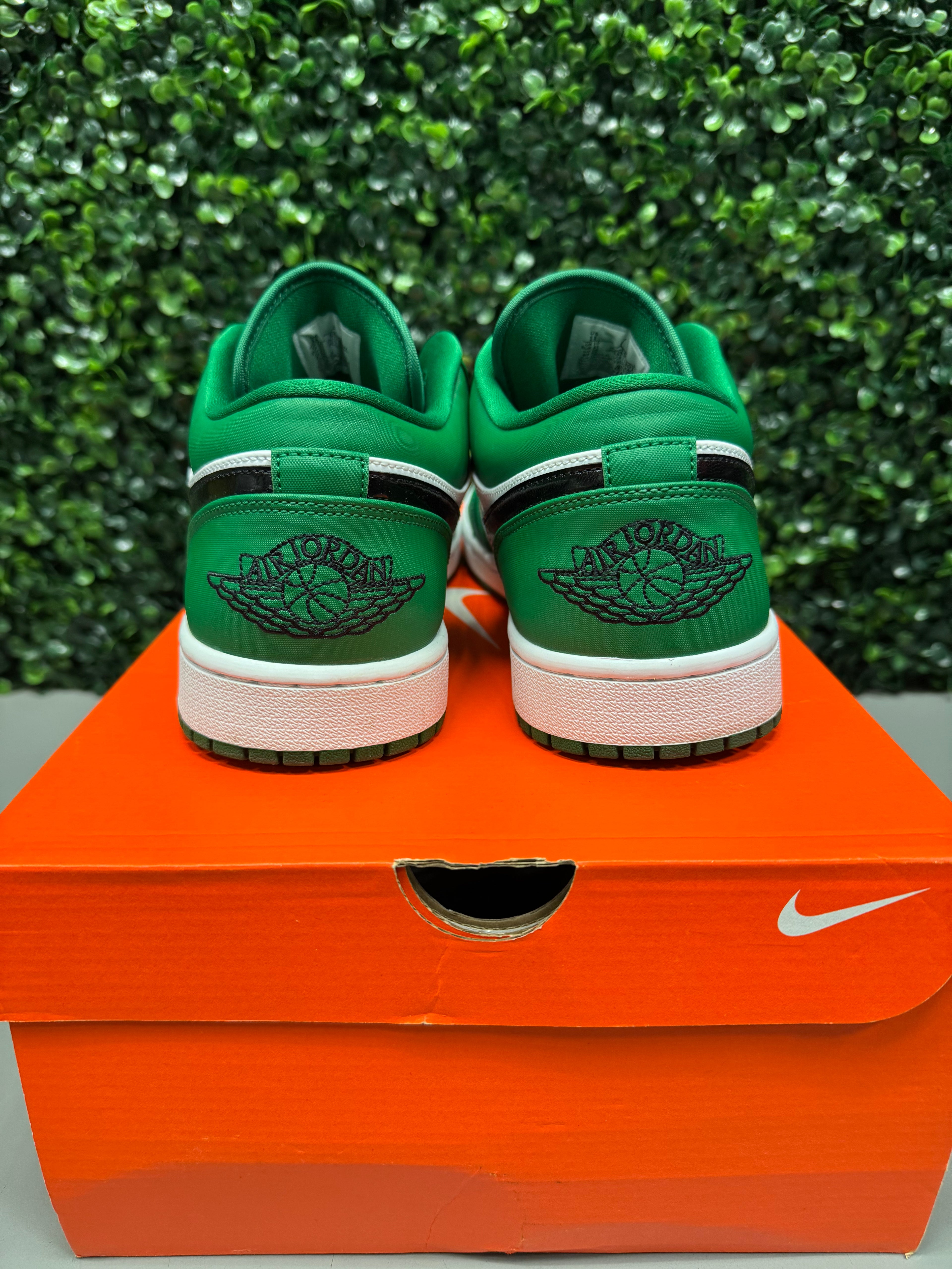 Jordan 1 Low "Pine Green" Size 11 Preowned