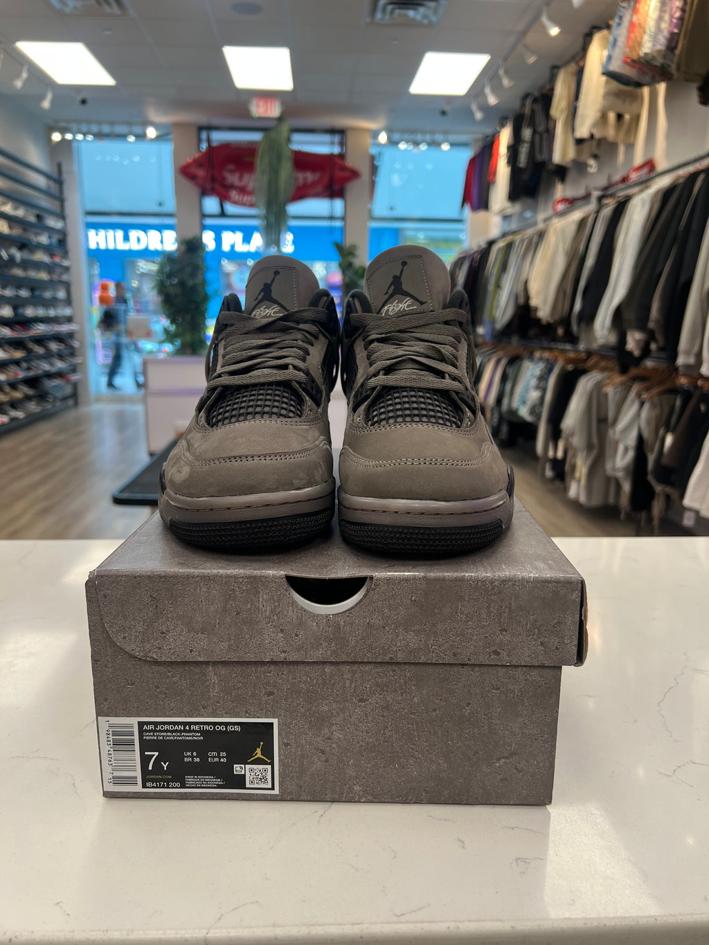 Jordan 4 “Cave Stone”  size 7Y Preowned