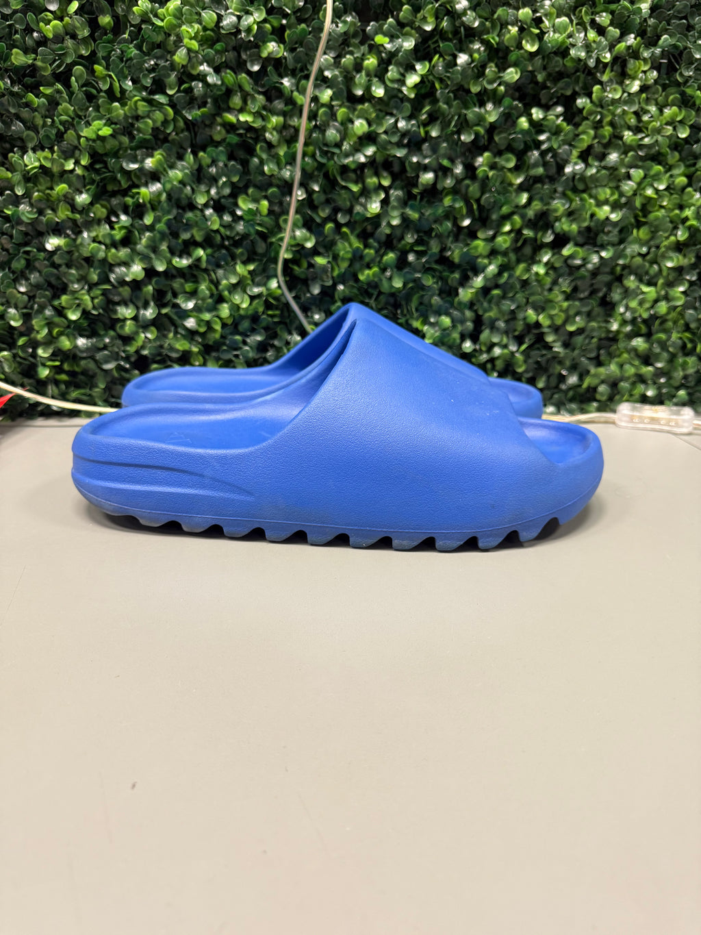 Yeezy Slide "Azure" Size 13 Preowned